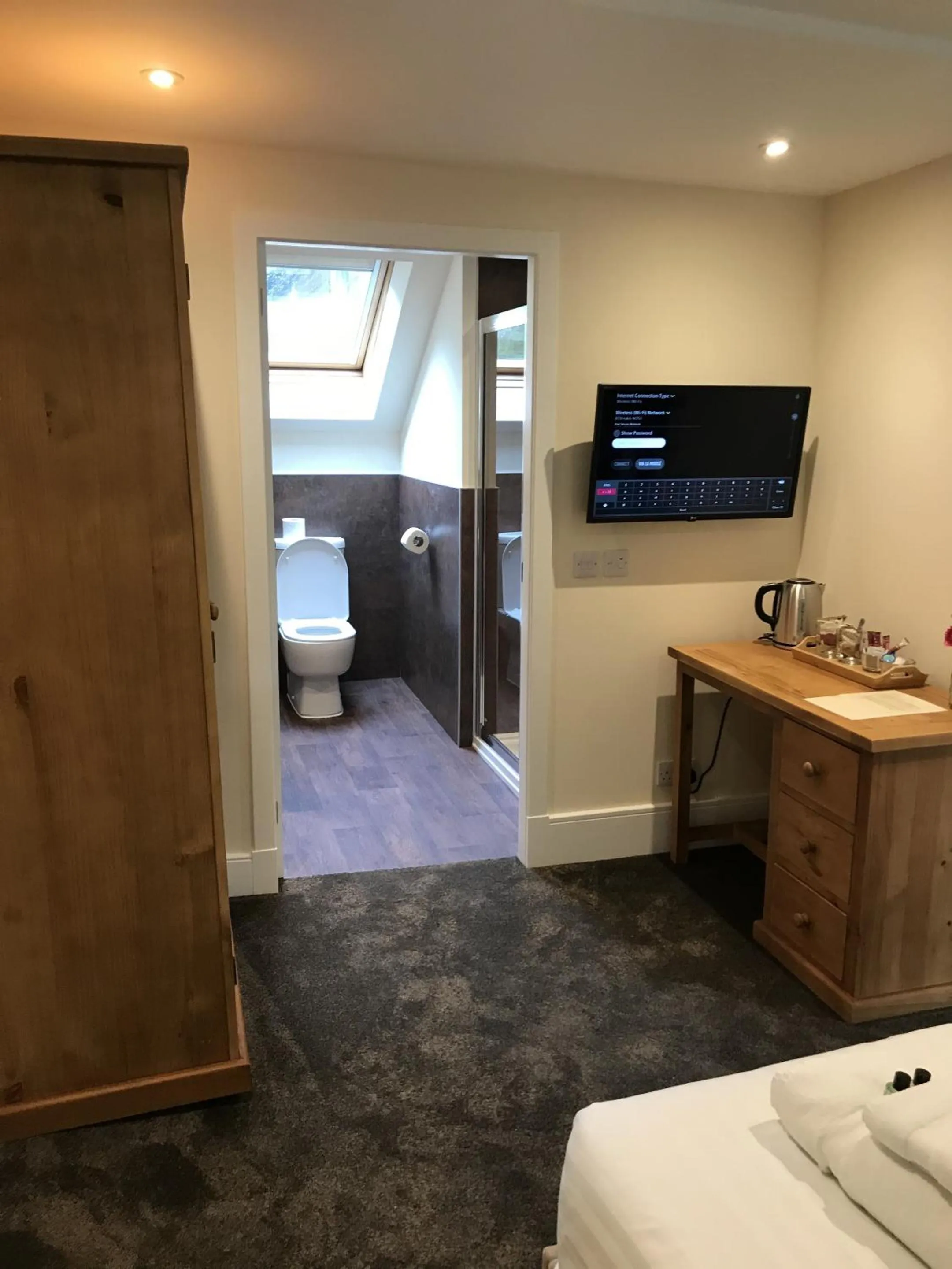 Bedroom, Bed in The Shandwick Inn