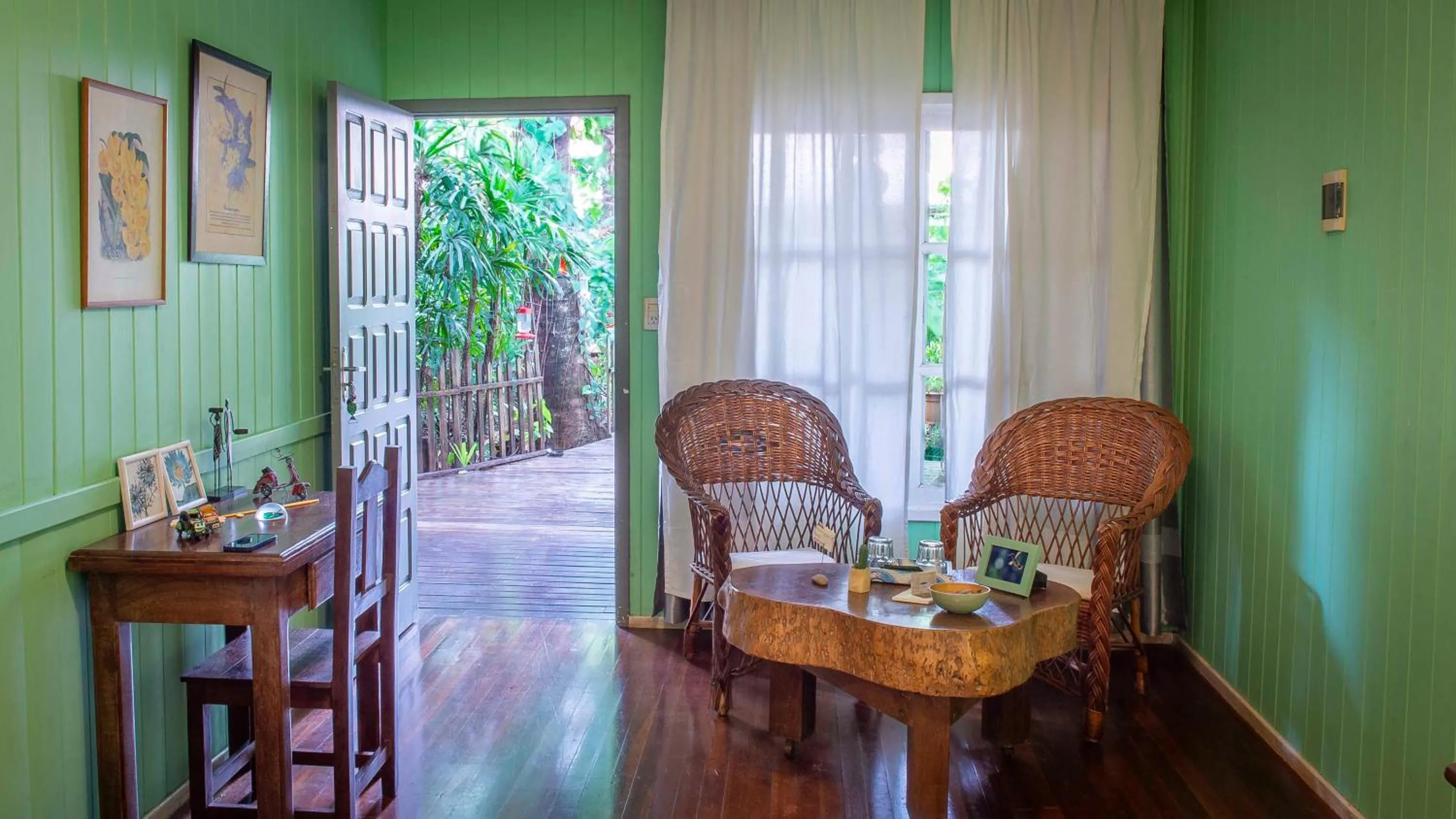 Seating area in Secret Garden Iguazu