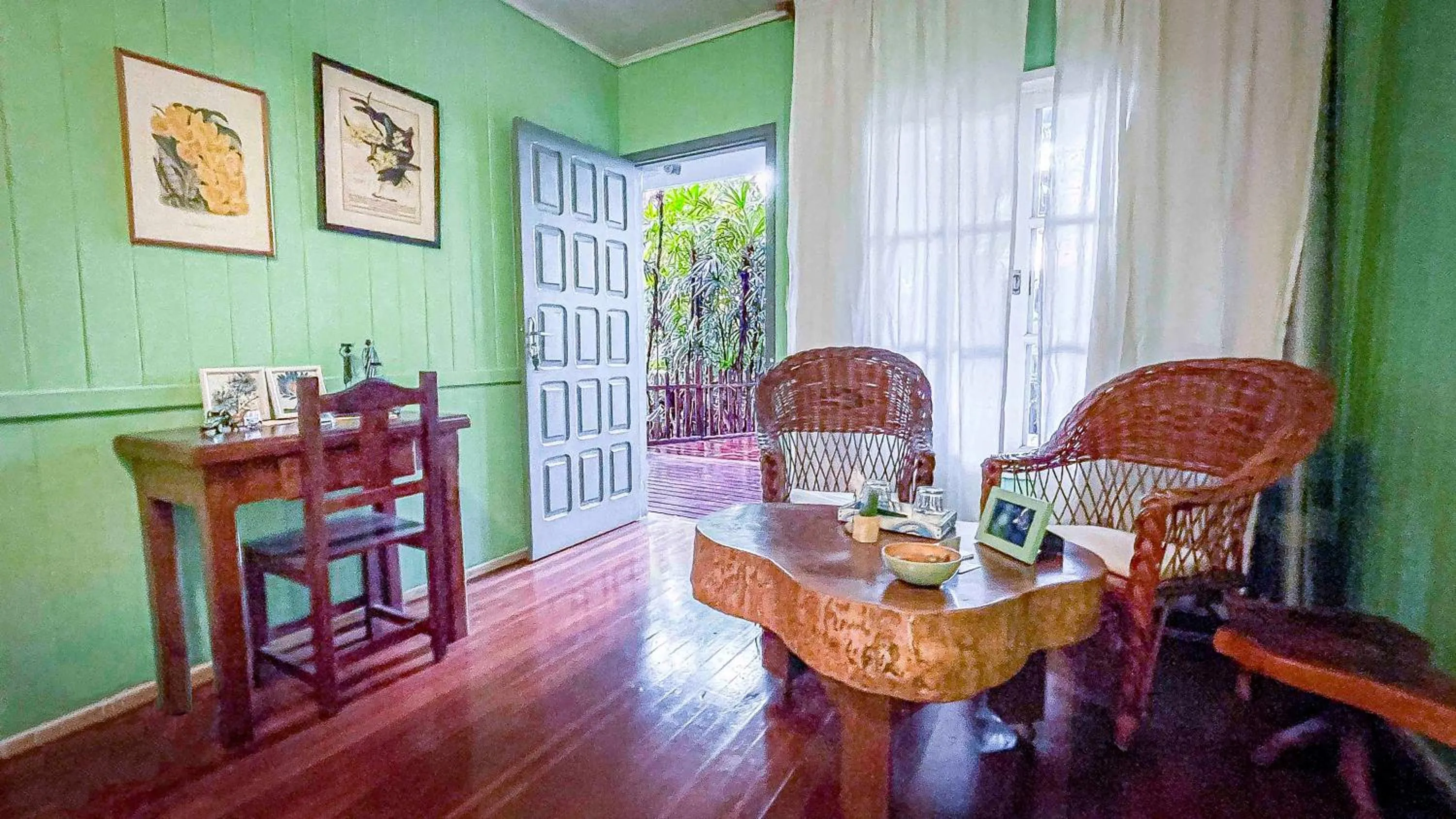 Seating area in Secret Garden Iguazu