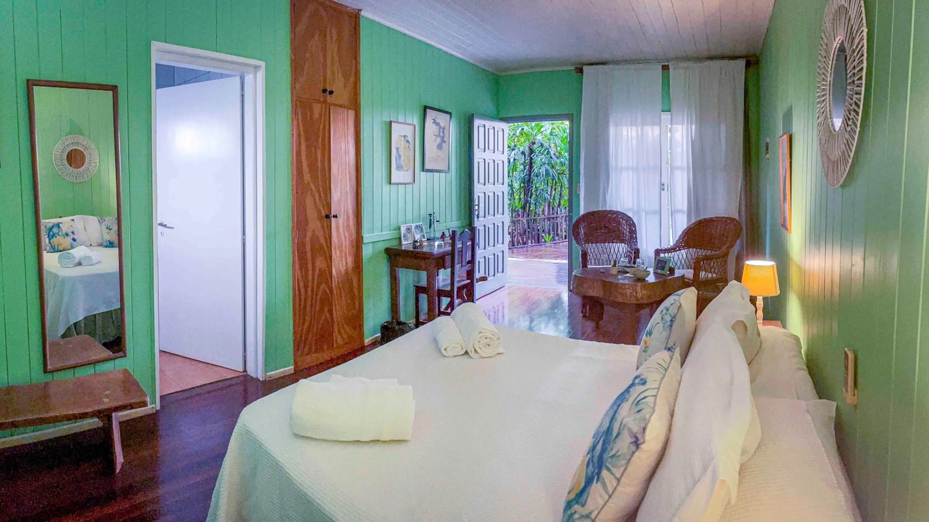 Bed in Secret Garden Iguazu
