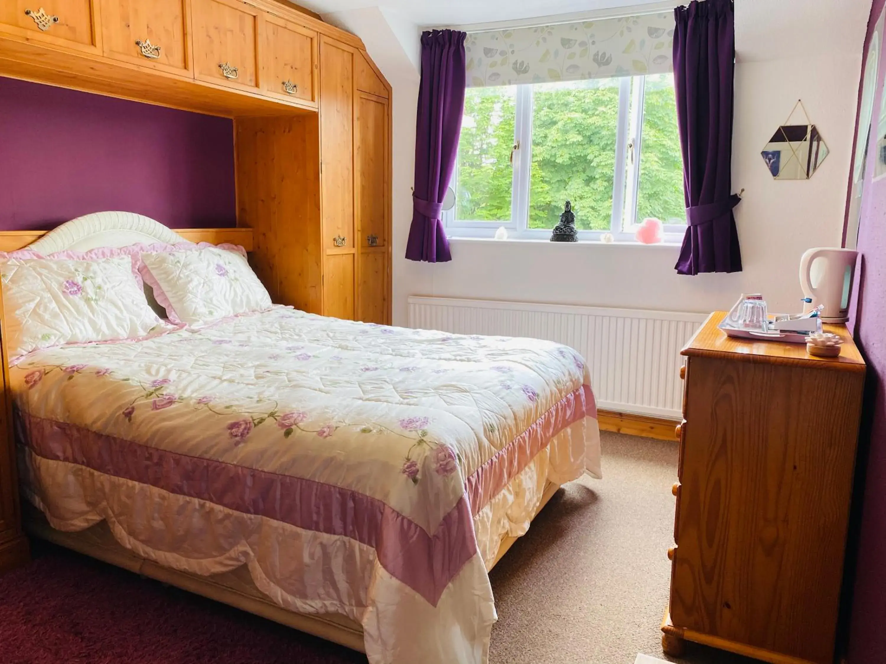 Bedroom, Bed in Camelot Retreat - Tor View Bedroom, Bed in Camelot Retreat - Tor View