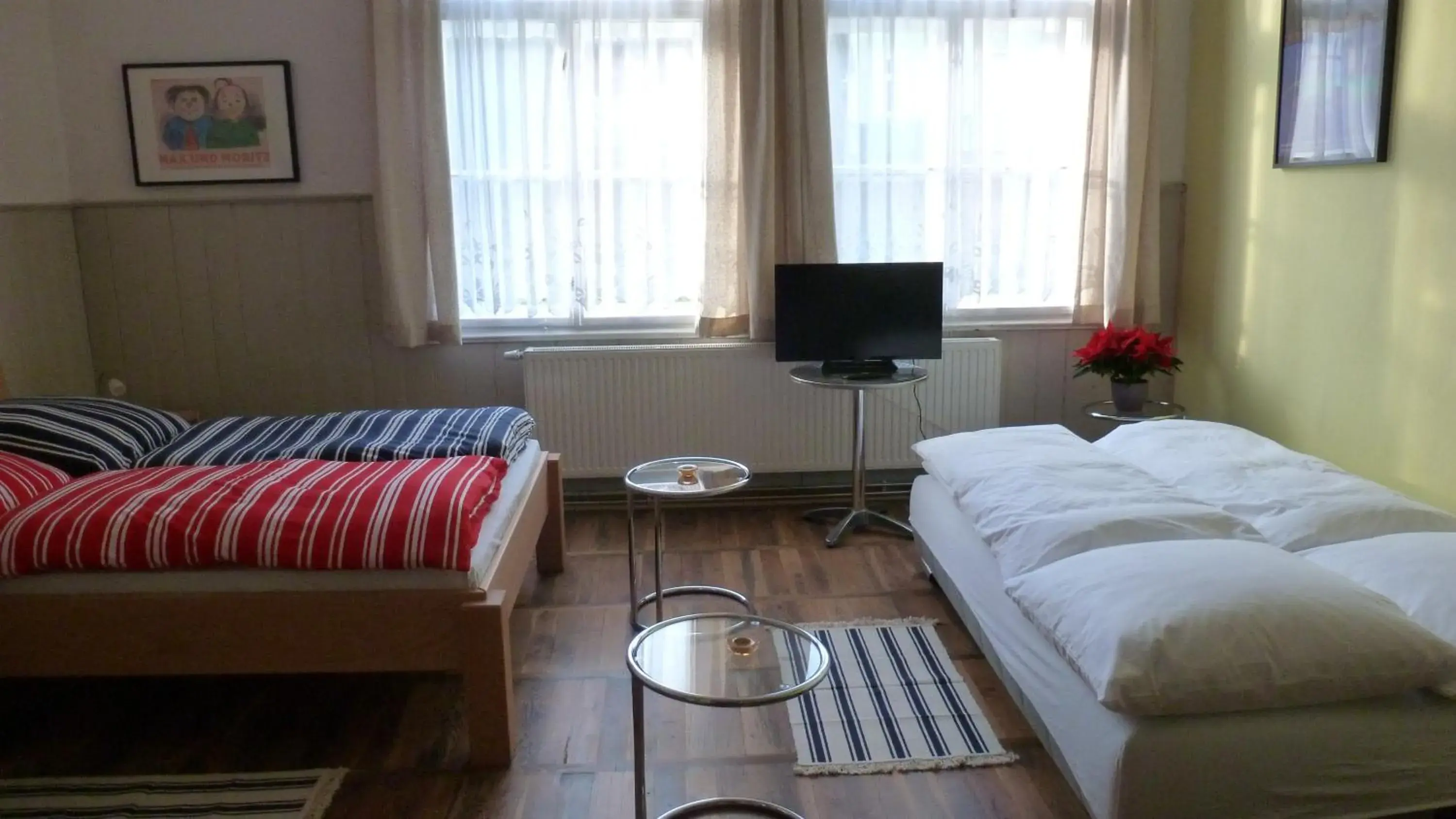 Large Double Room - single occupancy in Alte Schule Large Double Room - single occupancy in Alte Schule