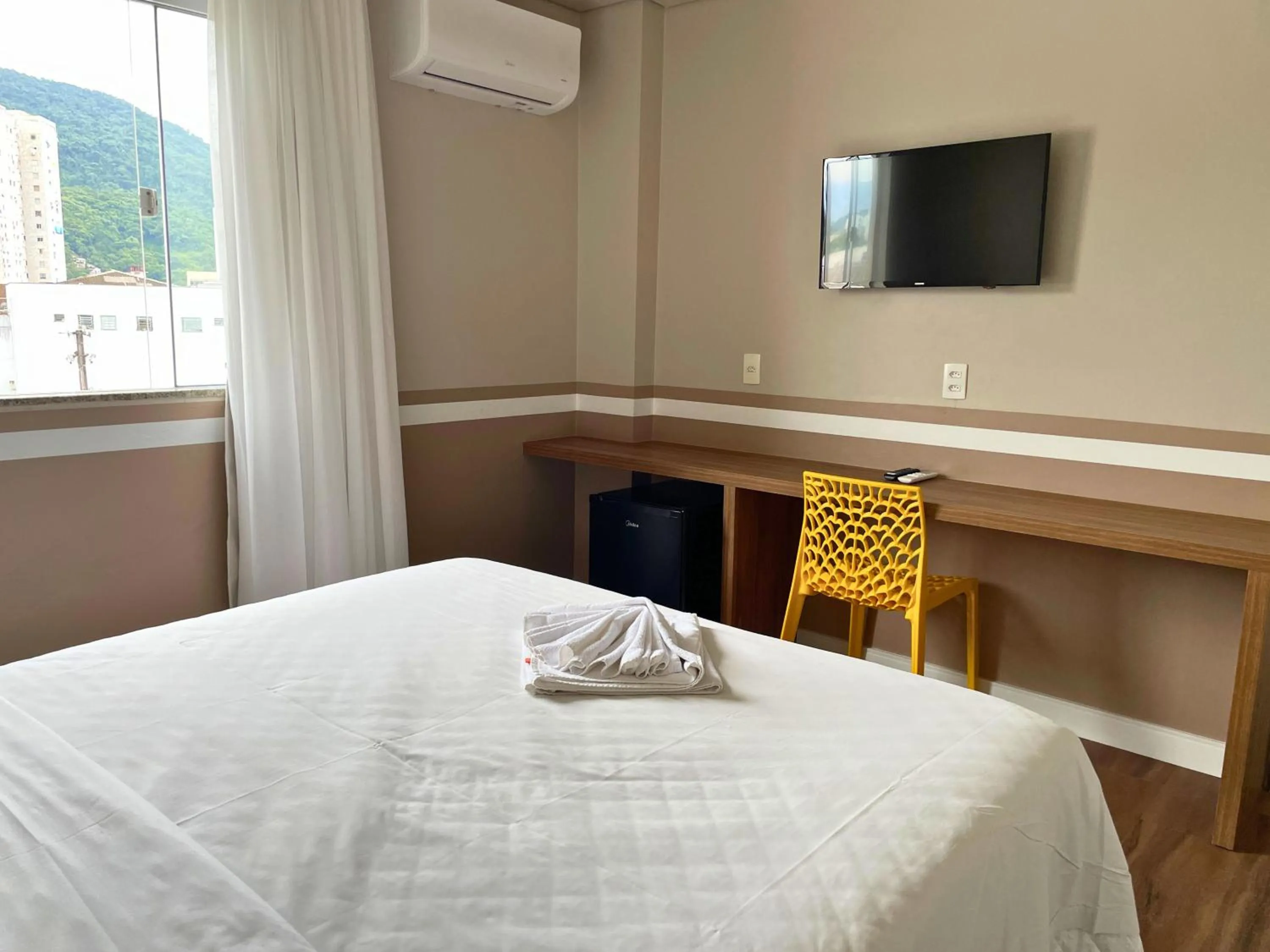 Property building, Bed in Hotel Nelo