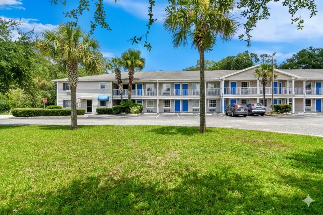 Homestay Inn and suites Homestay Inn and suites