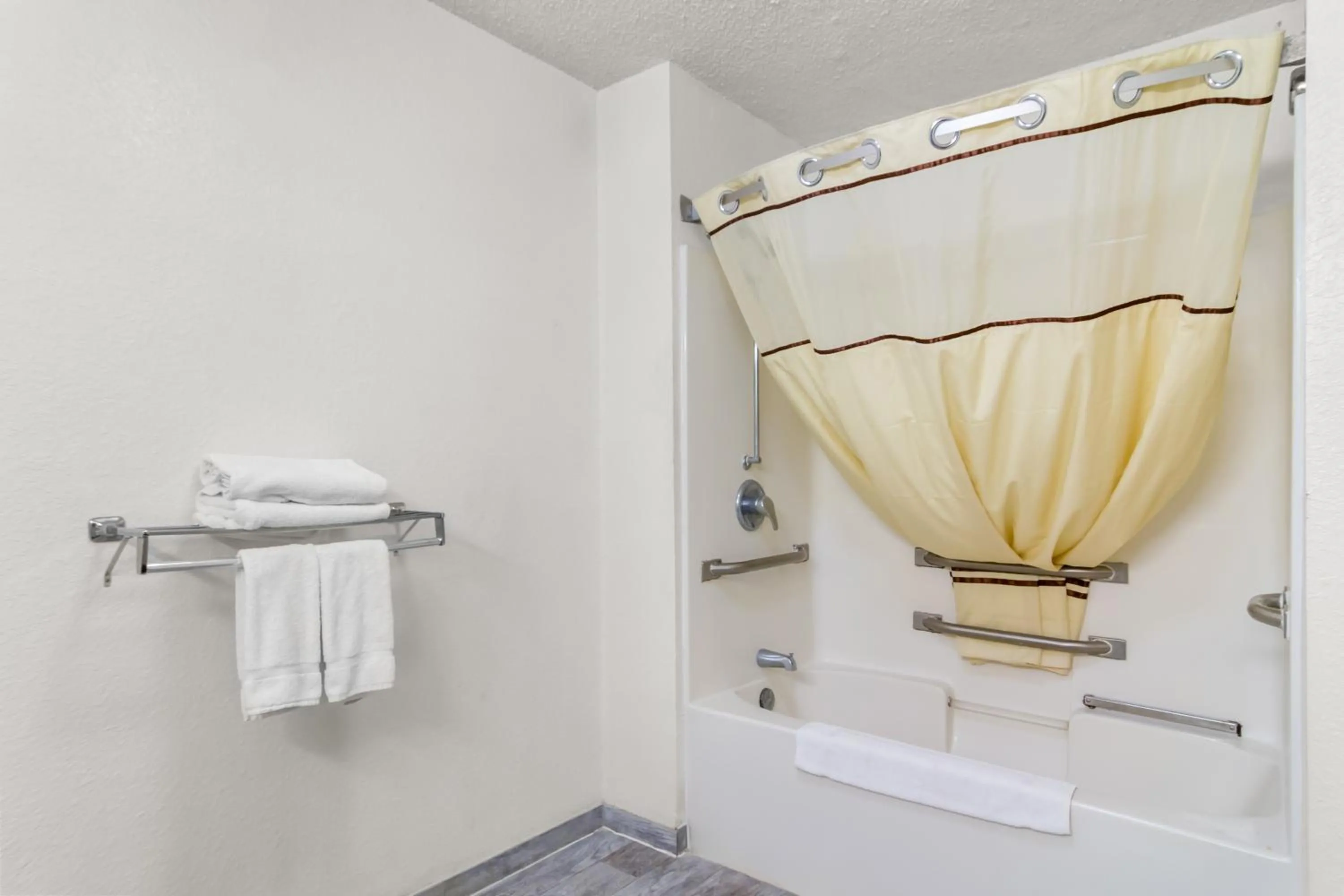 Double Room in Homestay Inn and suites