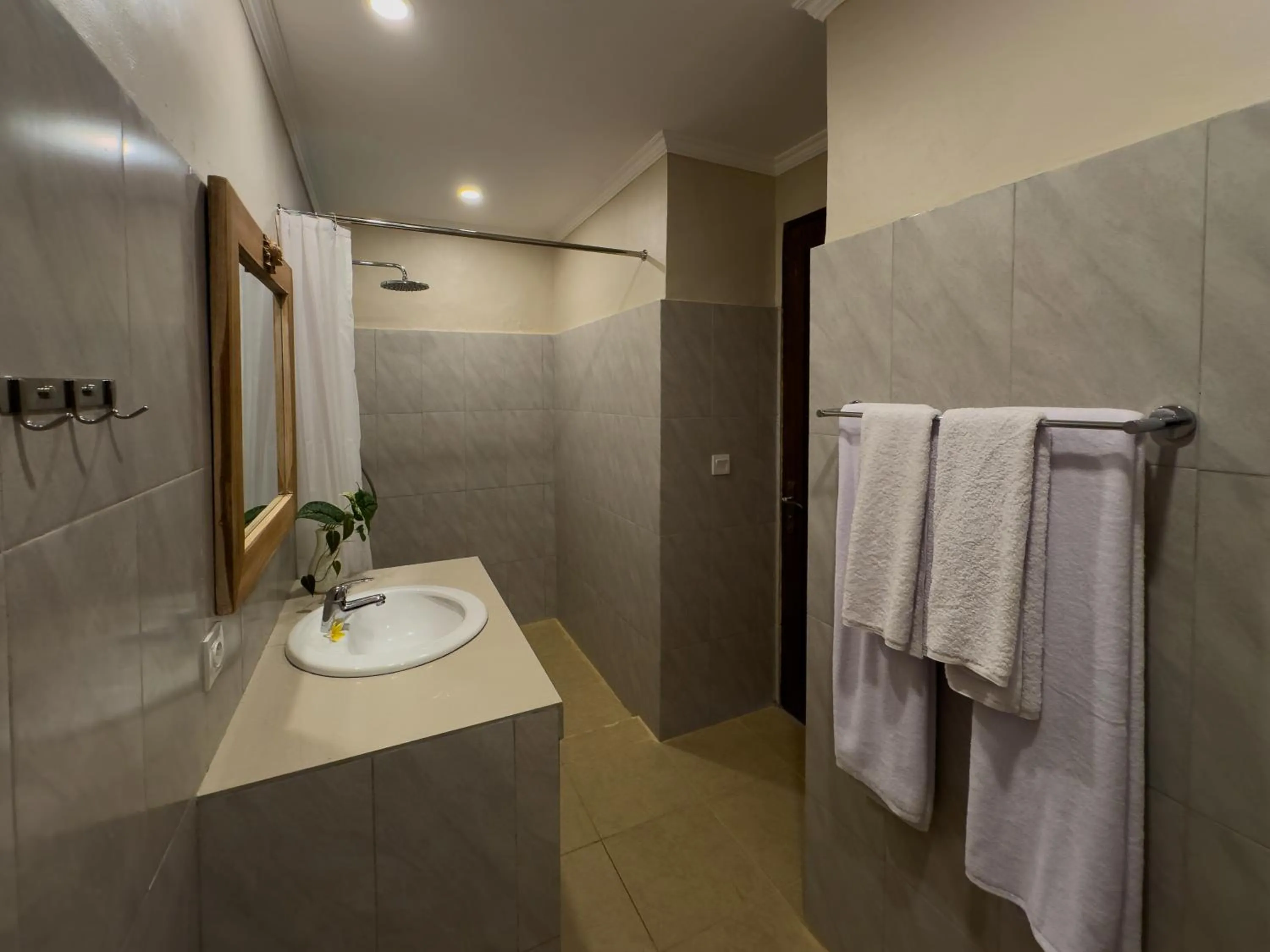 Shower in Koeluma Bali