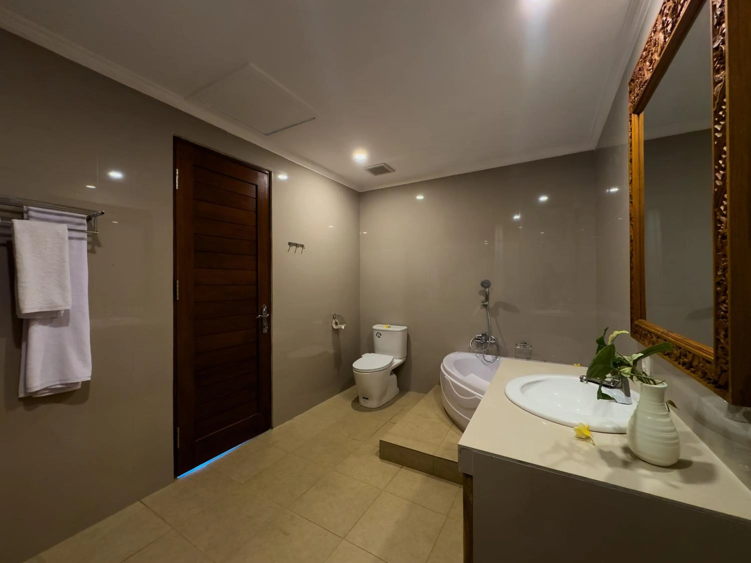 Shower in Koeluma Bali