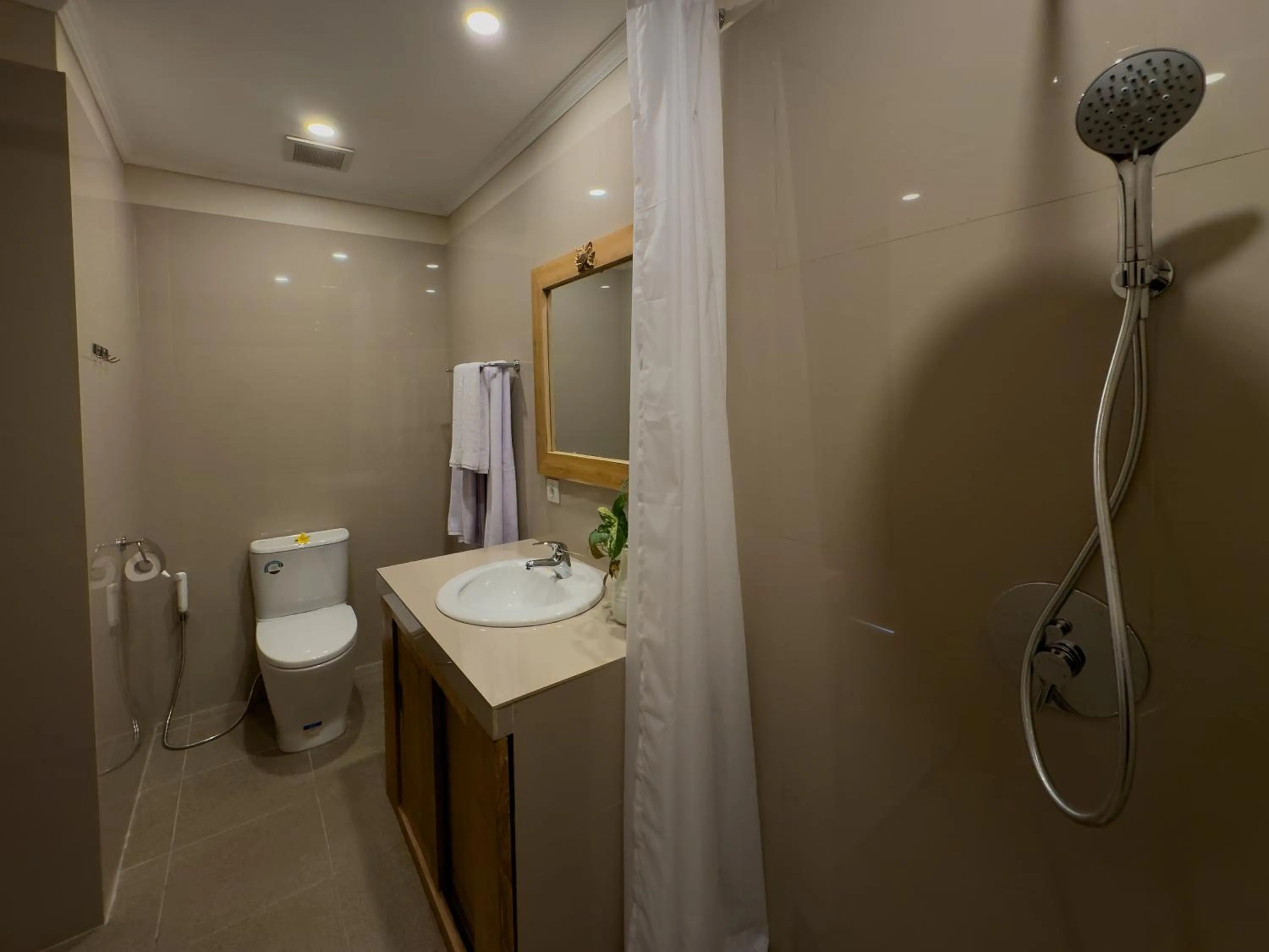 Shower in Koeluma Bali