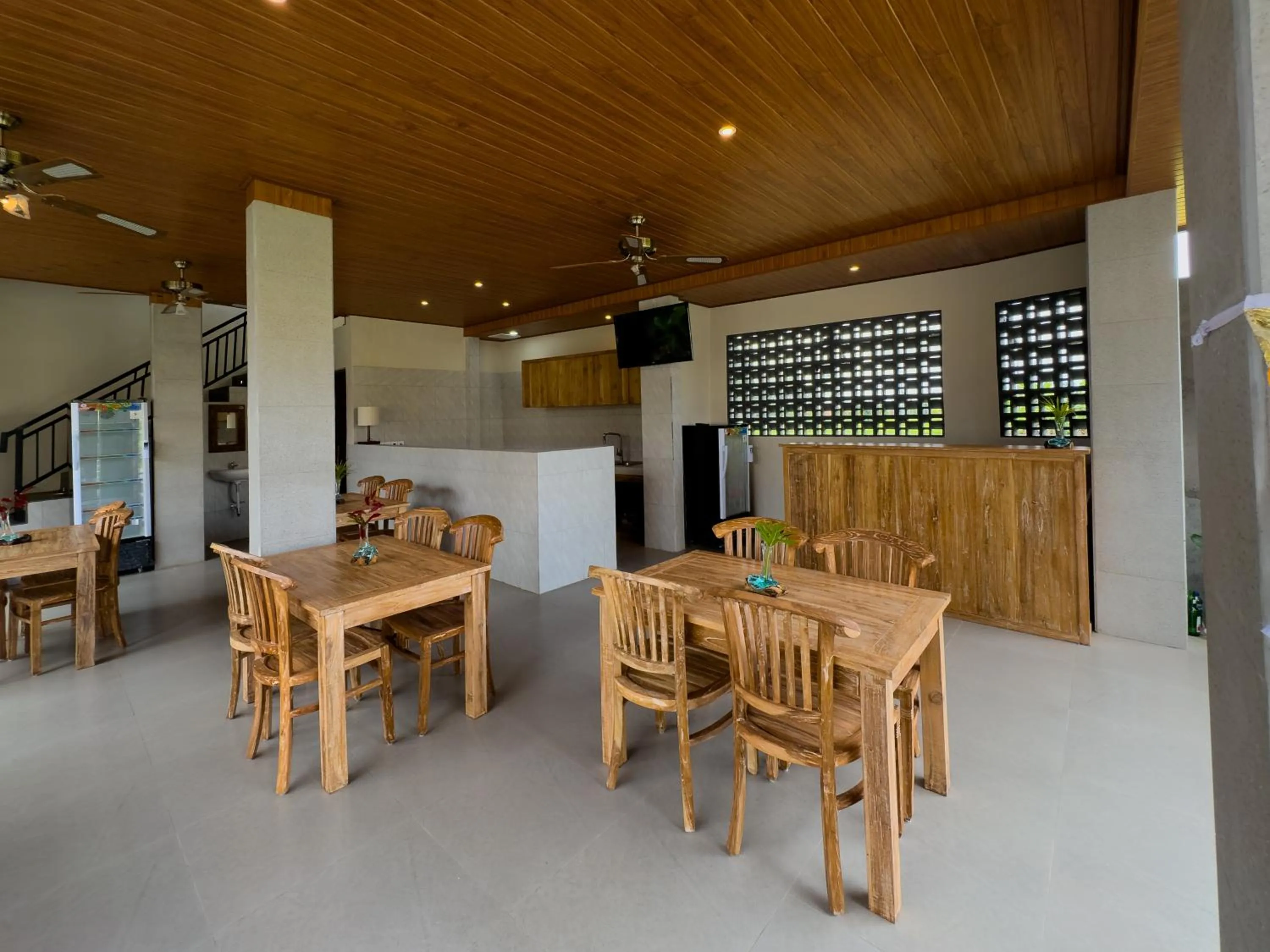 Restaurant/places to eat in Koeluma Bali
