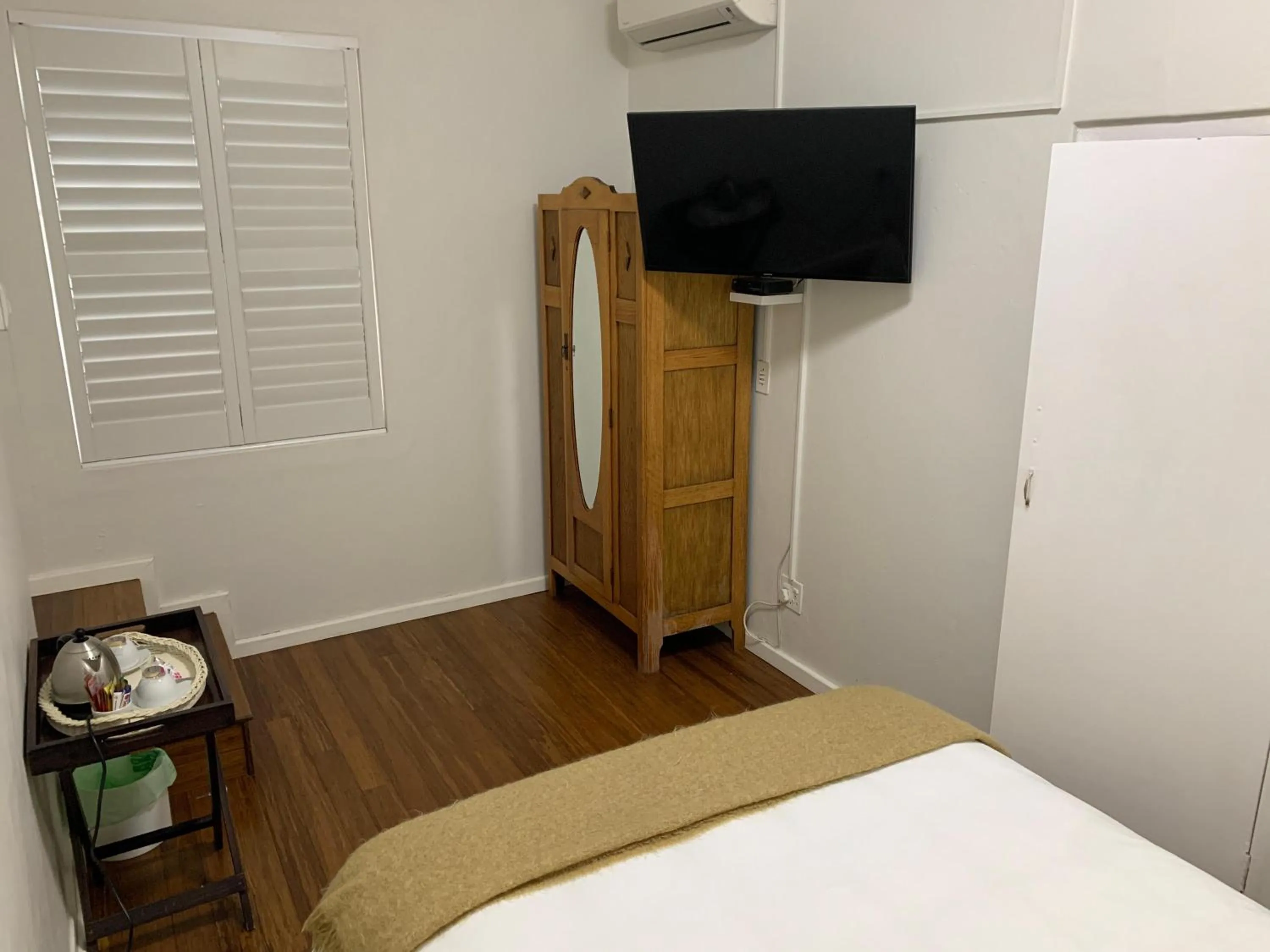 TV and multimedia, Bed in Just Joey Lodge