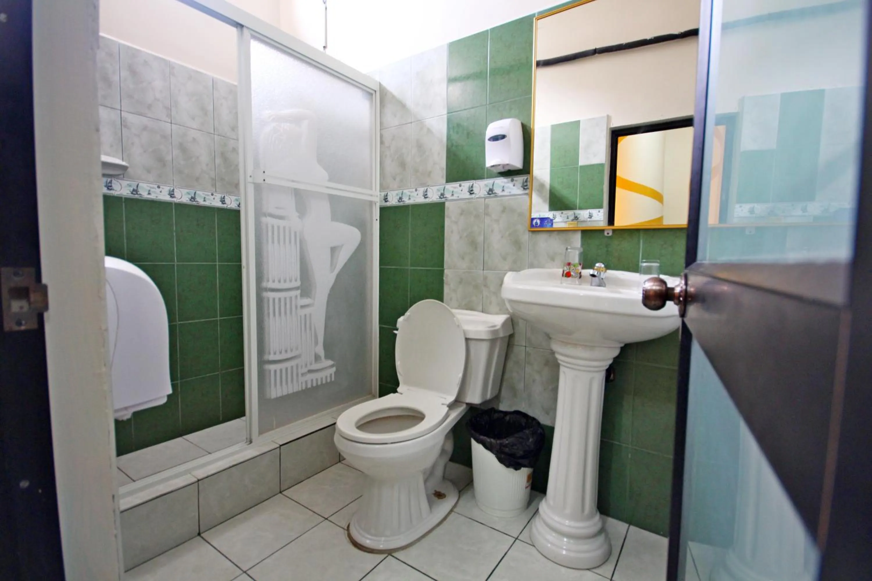 Property building in Hotel Coca Imperial