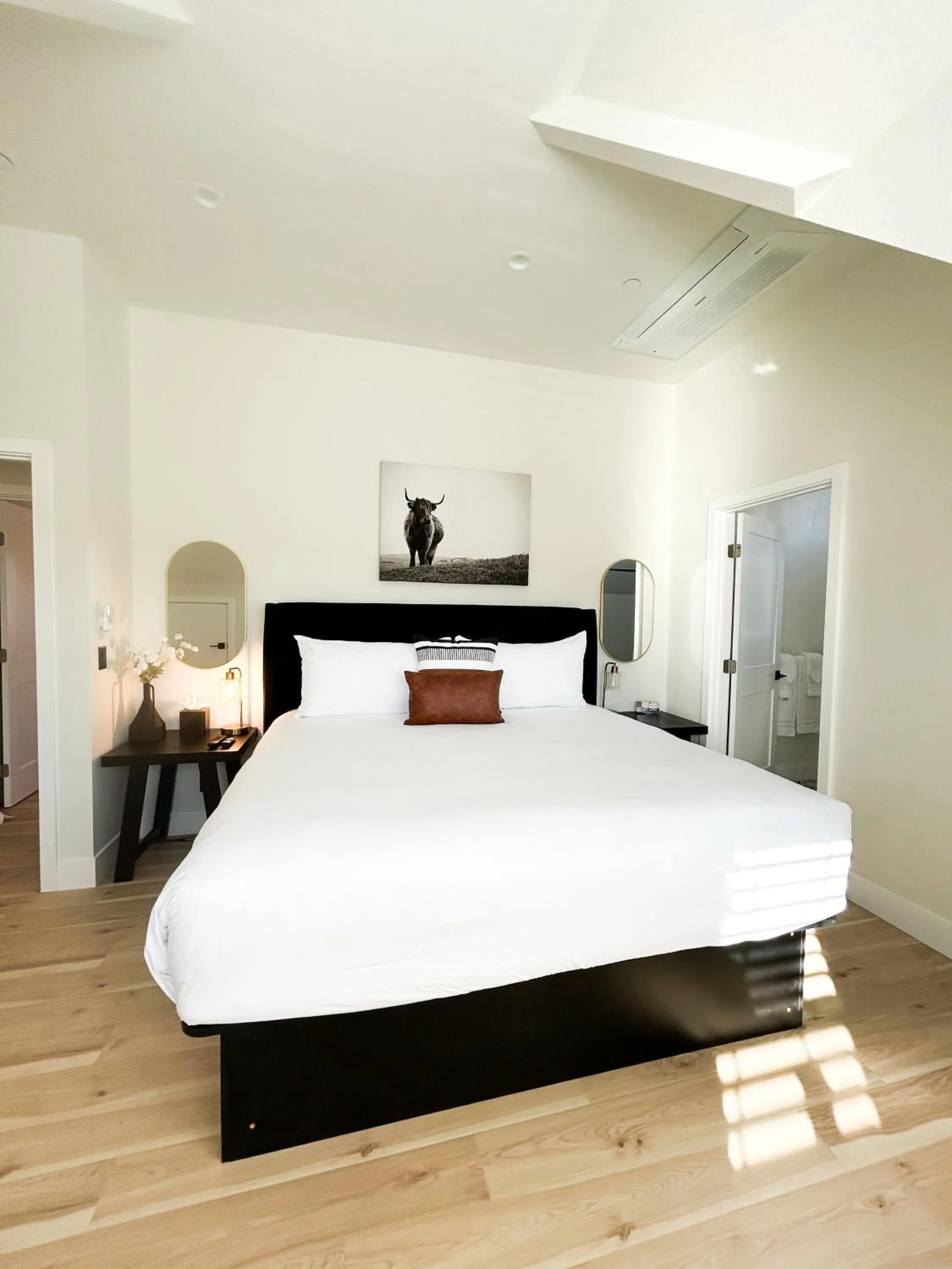 Bed in New Haven Inn