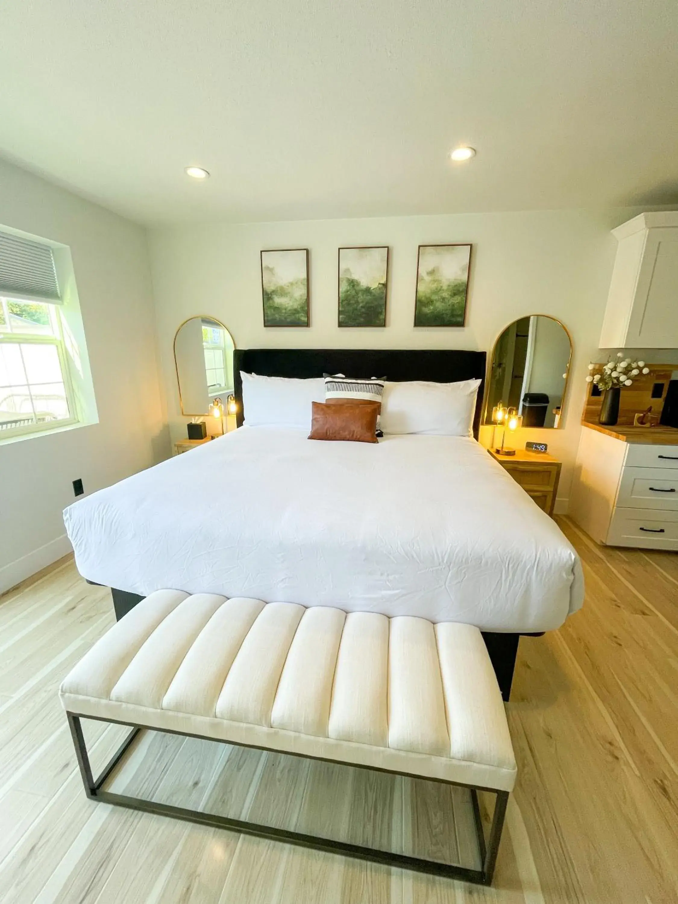 King Room - Disability Access in New Haven Inn King Room - Disability Access in New Haven Inn