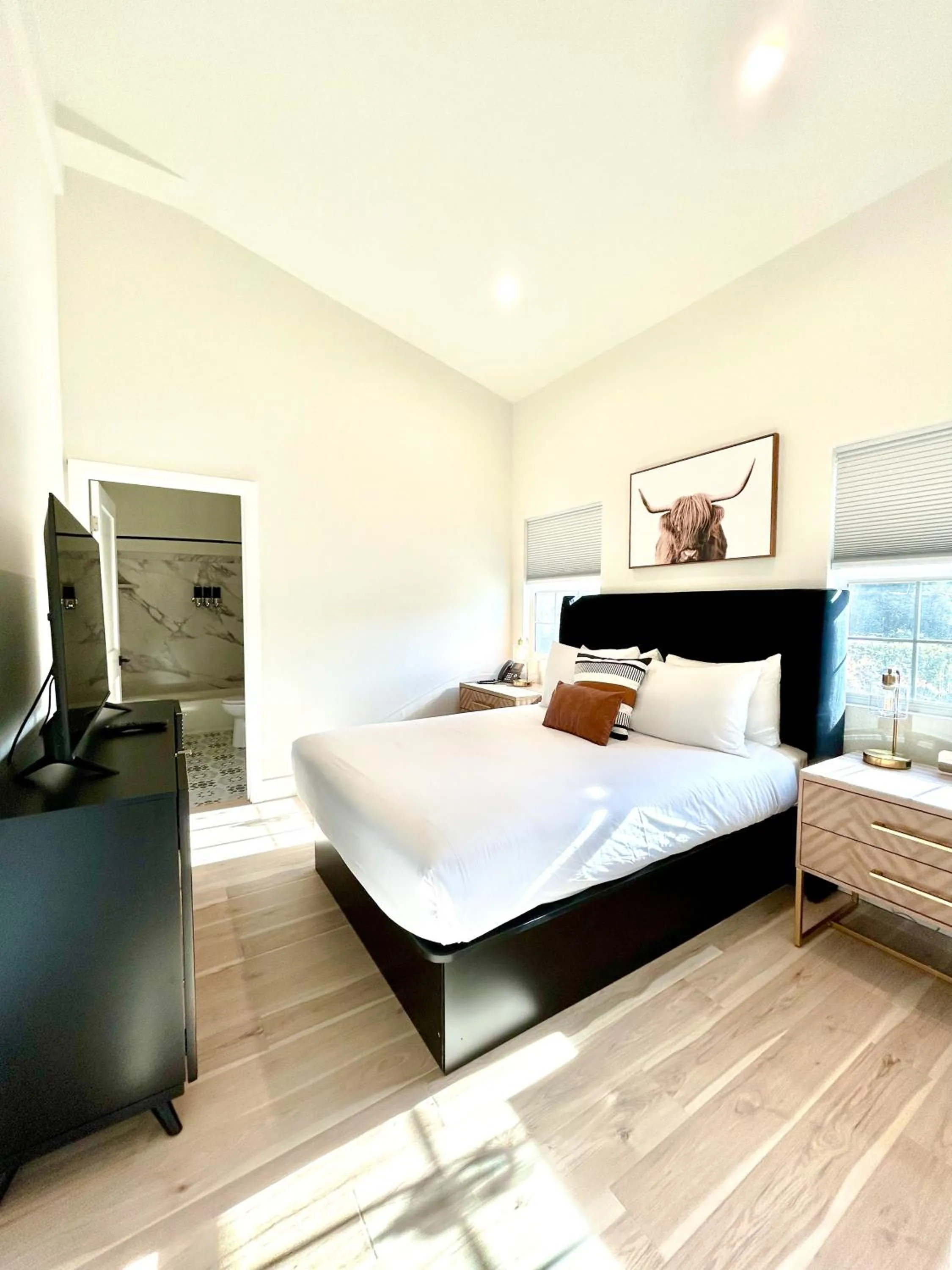 Bed in New Haven Inn