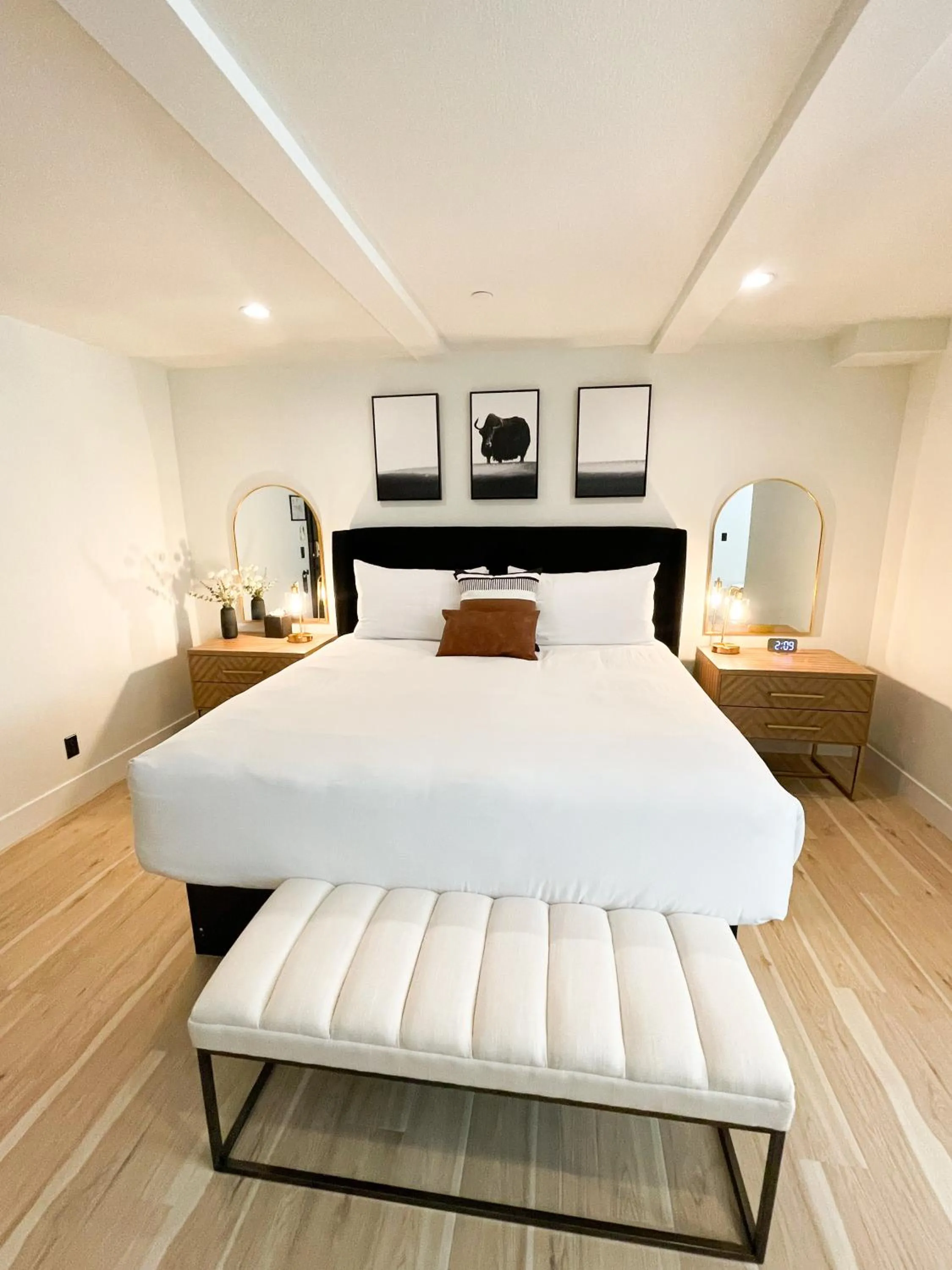 Bed in New Haven Inn