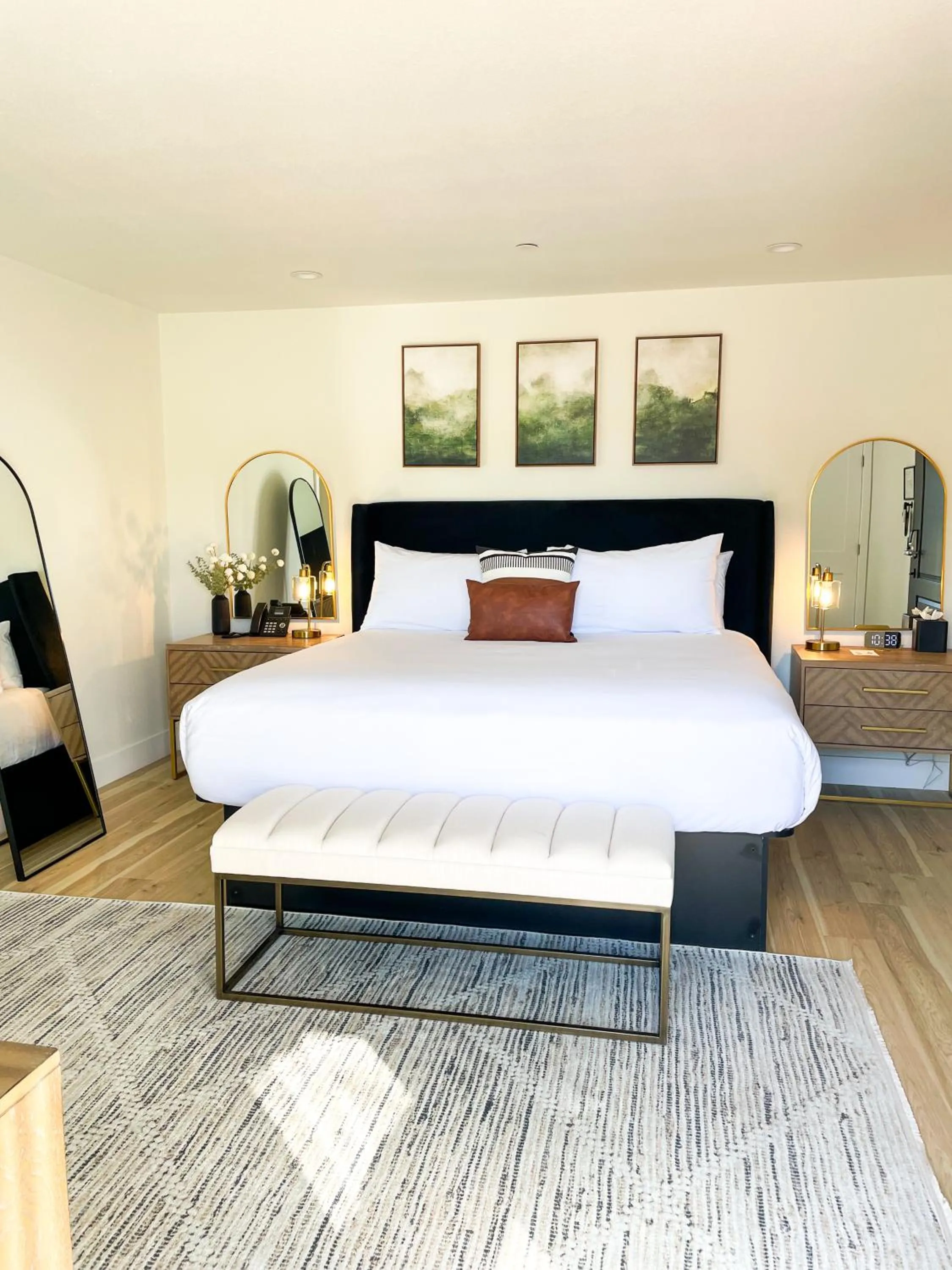 Bed in New Haven Inn