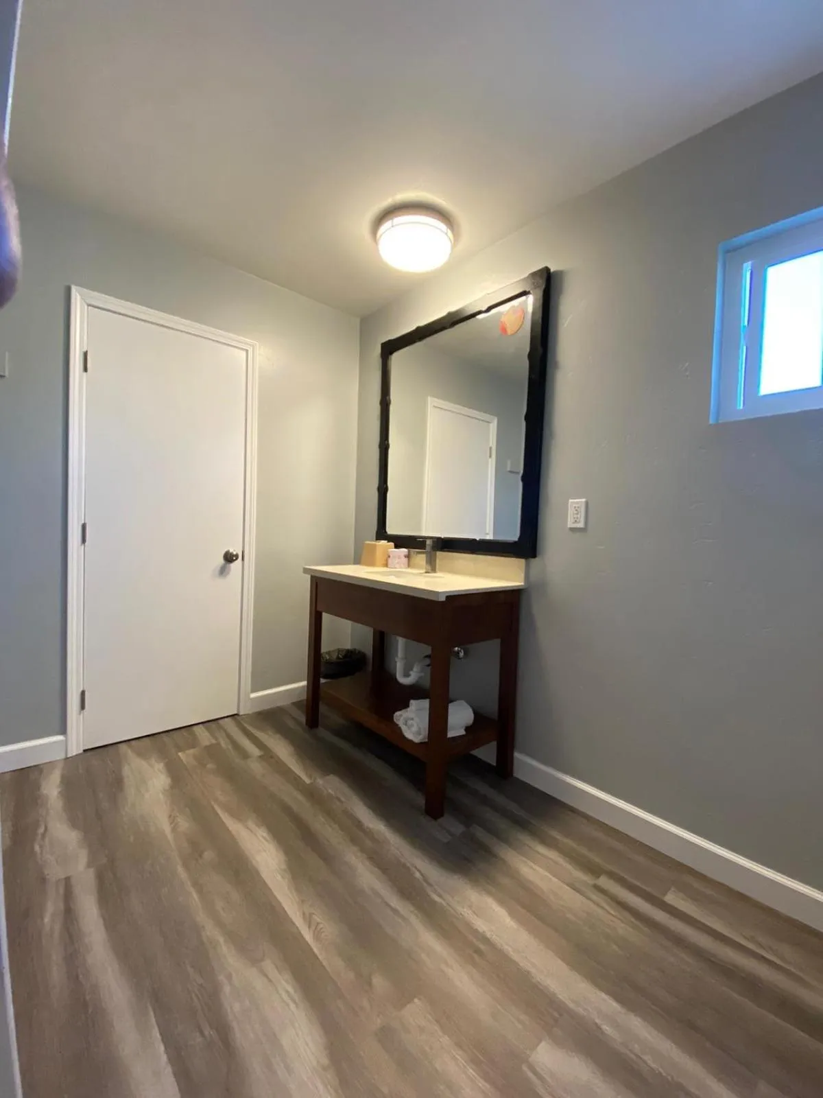 Bathroom in Colonial Motel