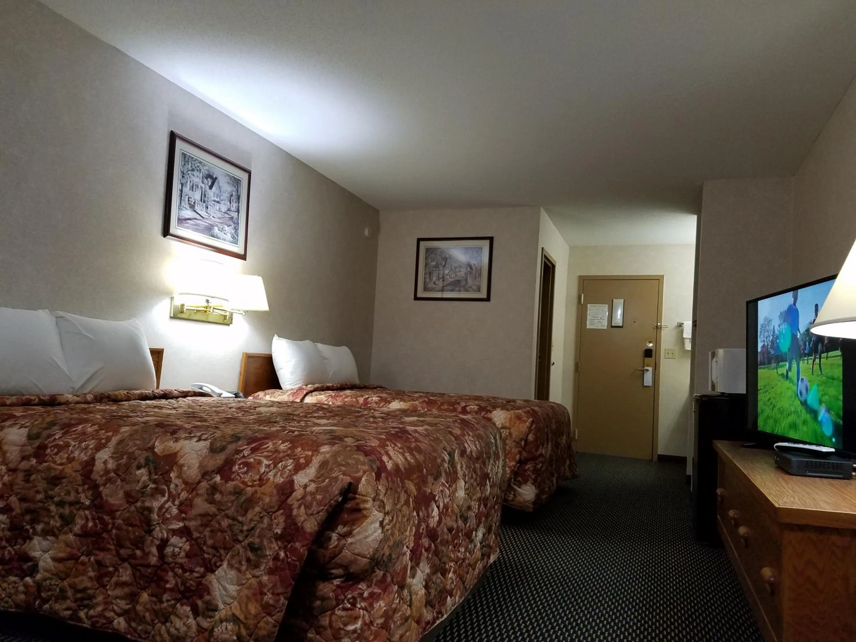 Photo of the whole room, Bed in Rodeway Inn Blair