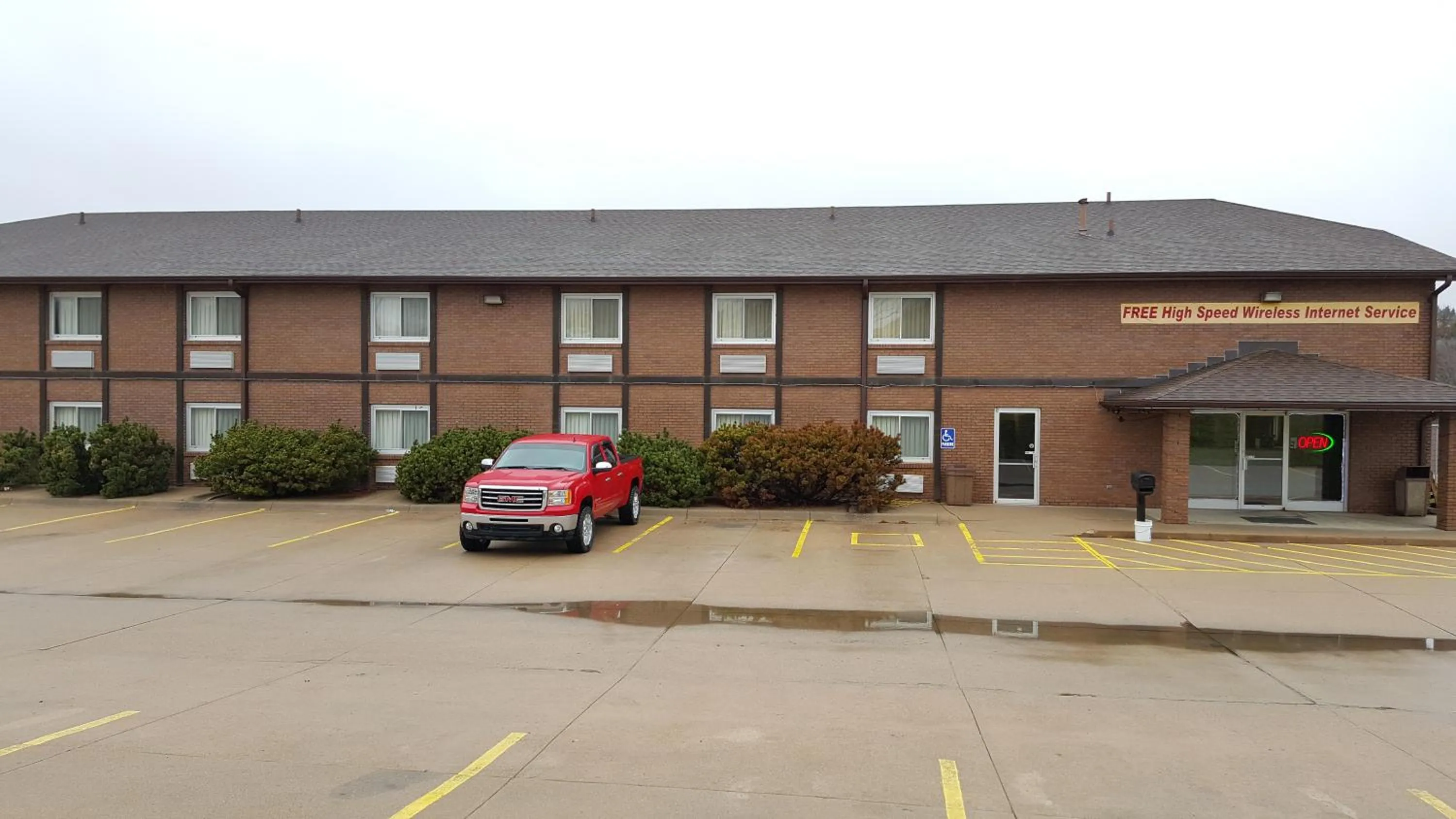 Property building in Rodeway Inn Blair