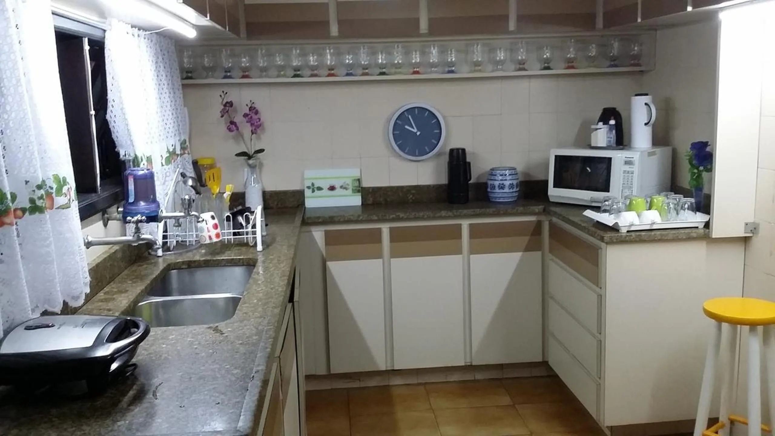 Kitchen or kitchenette in Brumar Inn