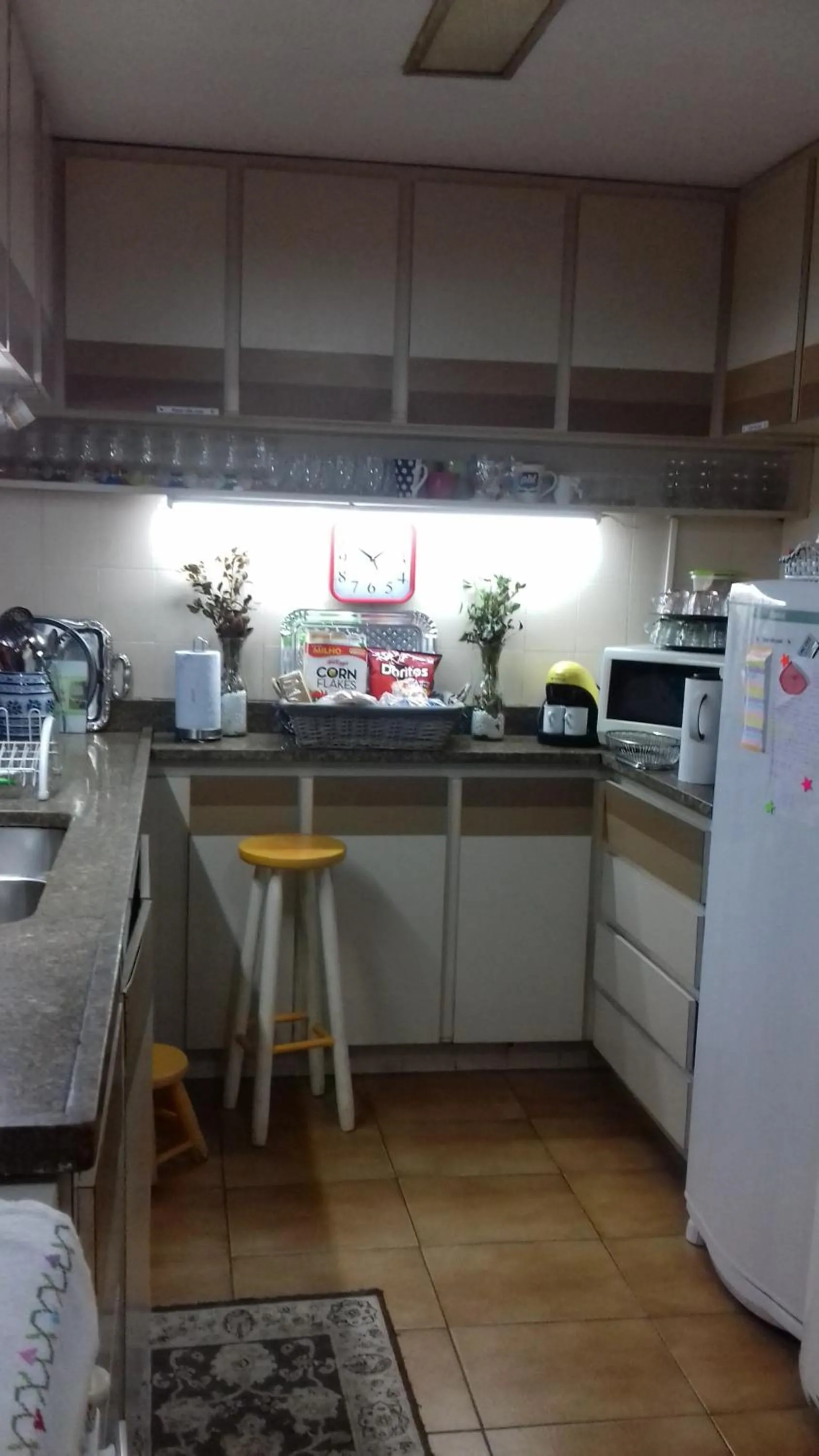 Communal kitchen in Brumar Inn