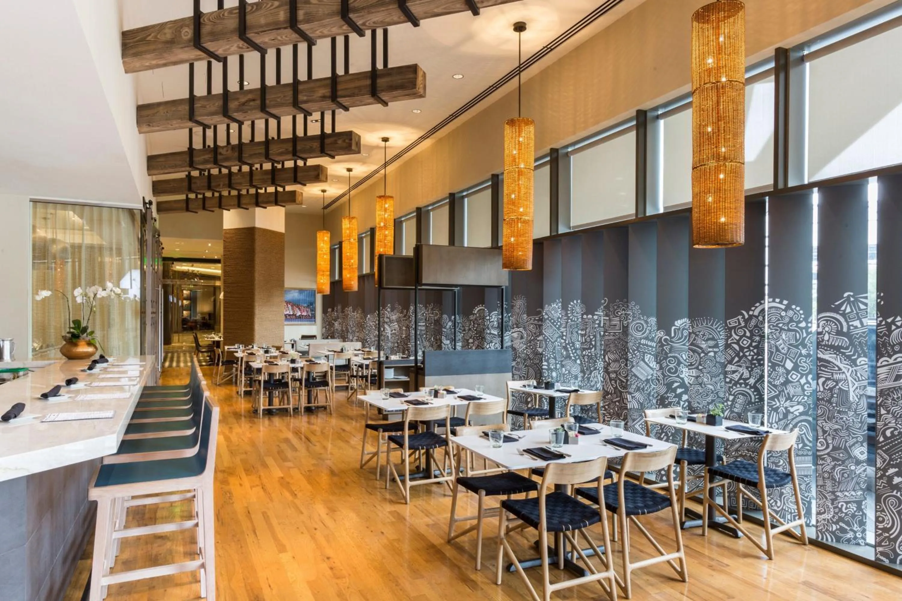 Restaurant/places to eat in Marriott Marquis Houston