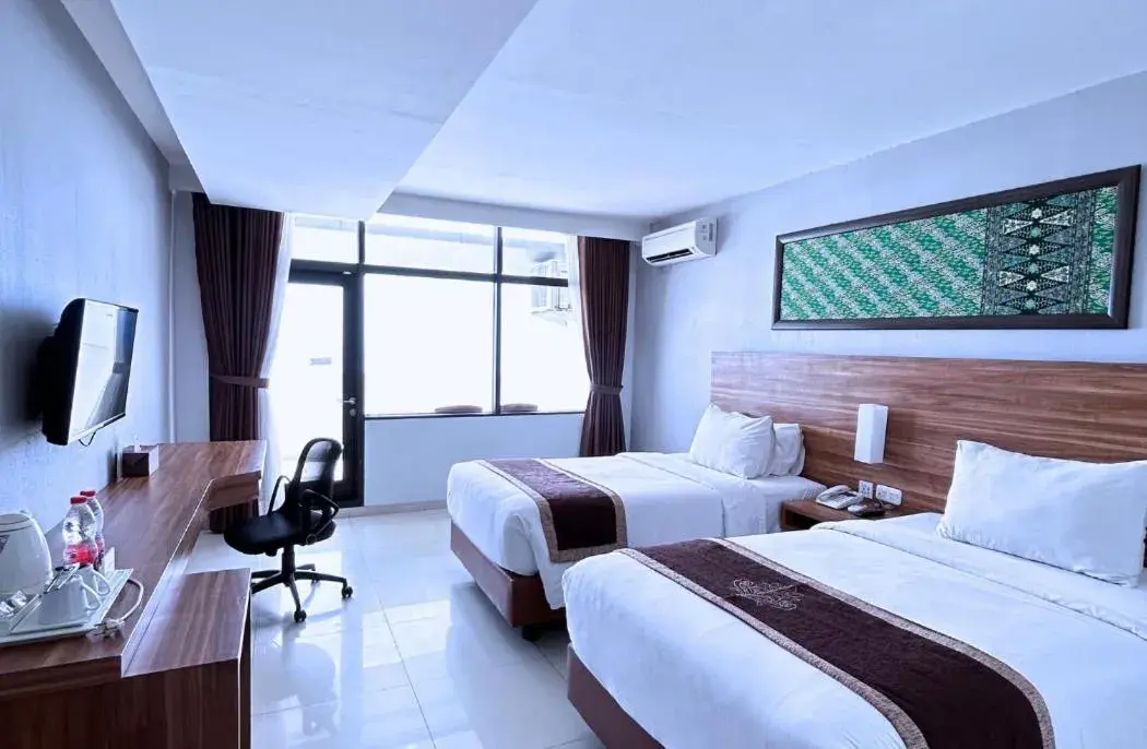 Bedroom, Bed in Grand Inna Samudra Beach Bedroom, Bed in Grand Inna Samudra Beach