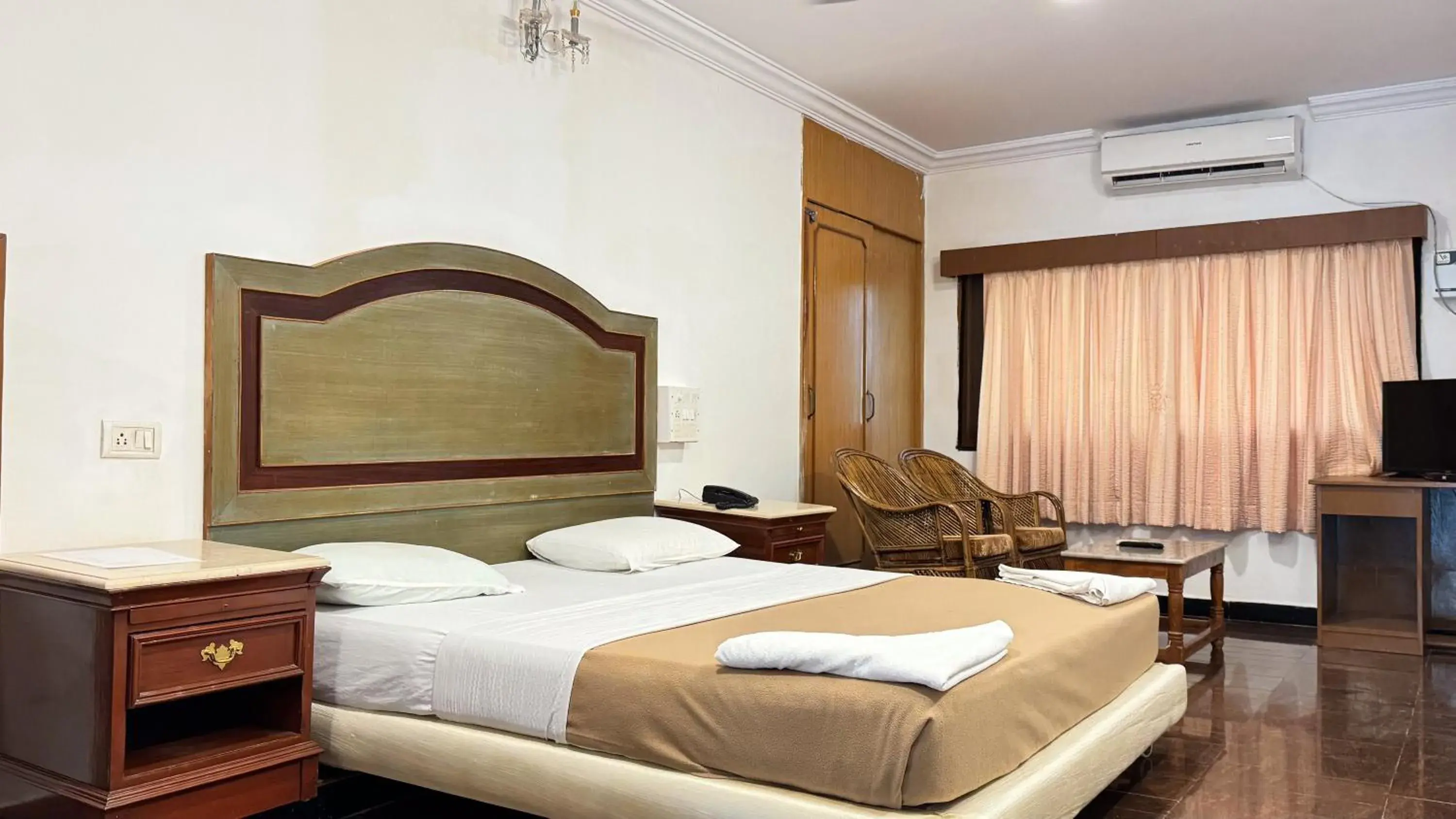 Double Room with Pool View in Sea Breeze Beach Resort Double Room with Pool View in Sea Breeze Beach Resort