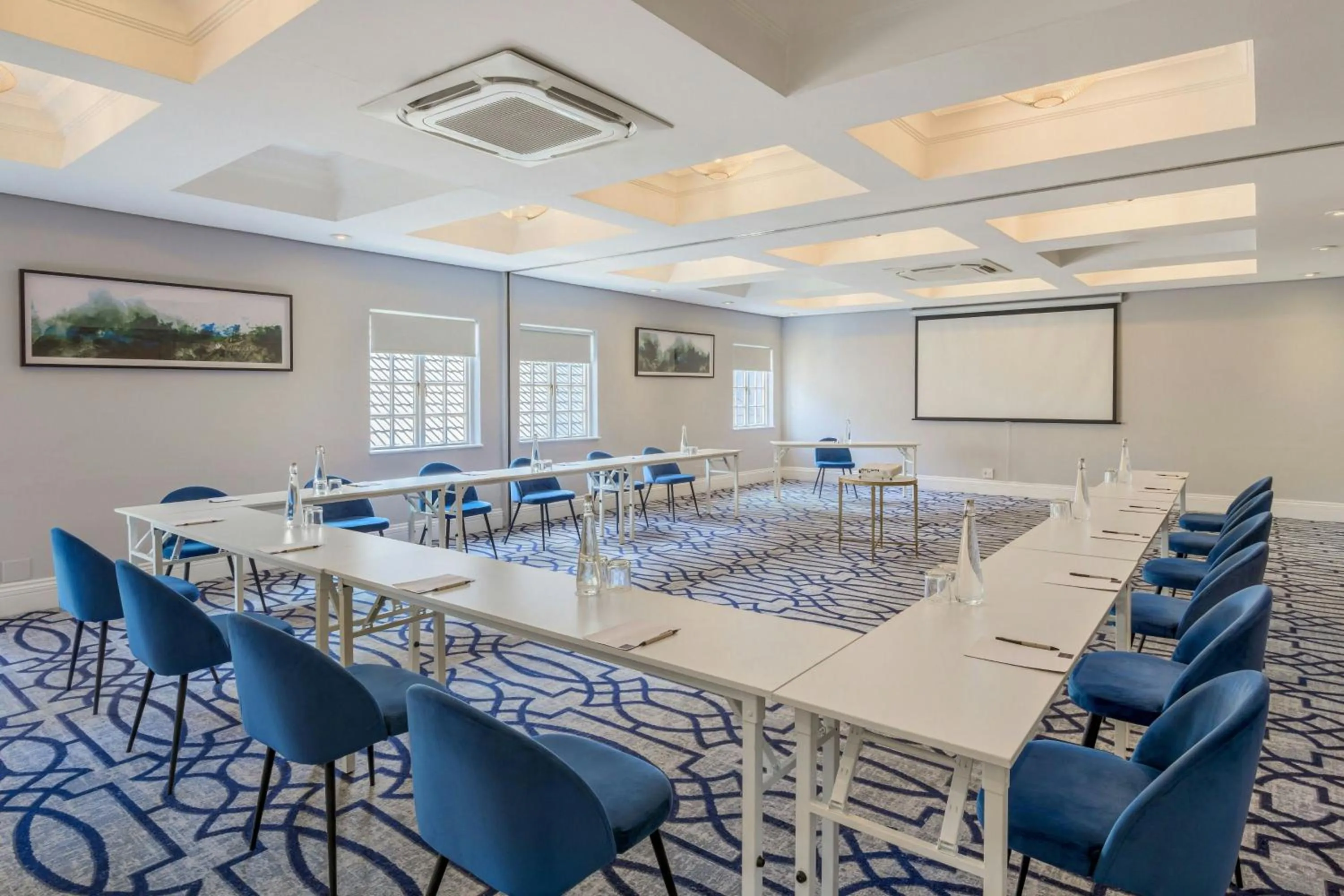 Meeting/conference room in Protea Hotel by Marriott Johannesburg Balalaika Sandton