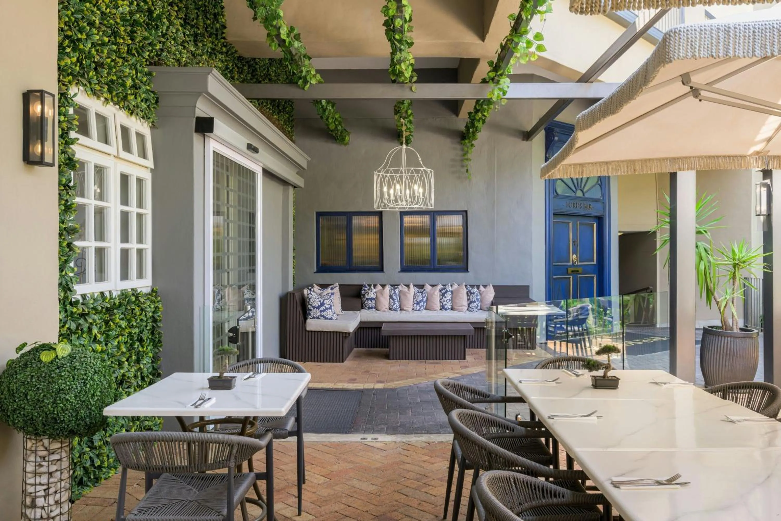 Restaurant/places to eat in Protea Hotel by Marriott Johannesburg Balalaika Sandton