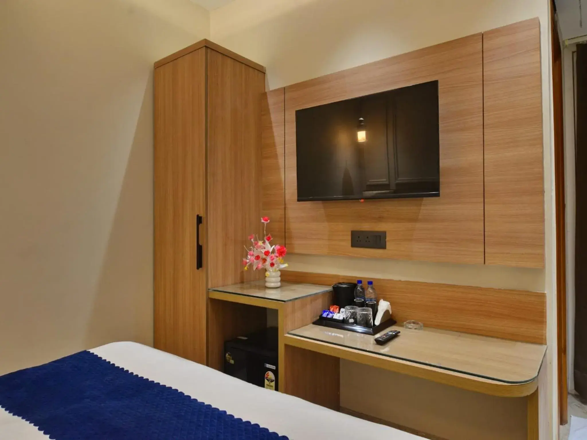 Double Room in Hotel Maya Cottage - 2 min from New Delhi Railway Station Double Room in Hotel Maya Cottage - 2 min from New Delhi Railway Station