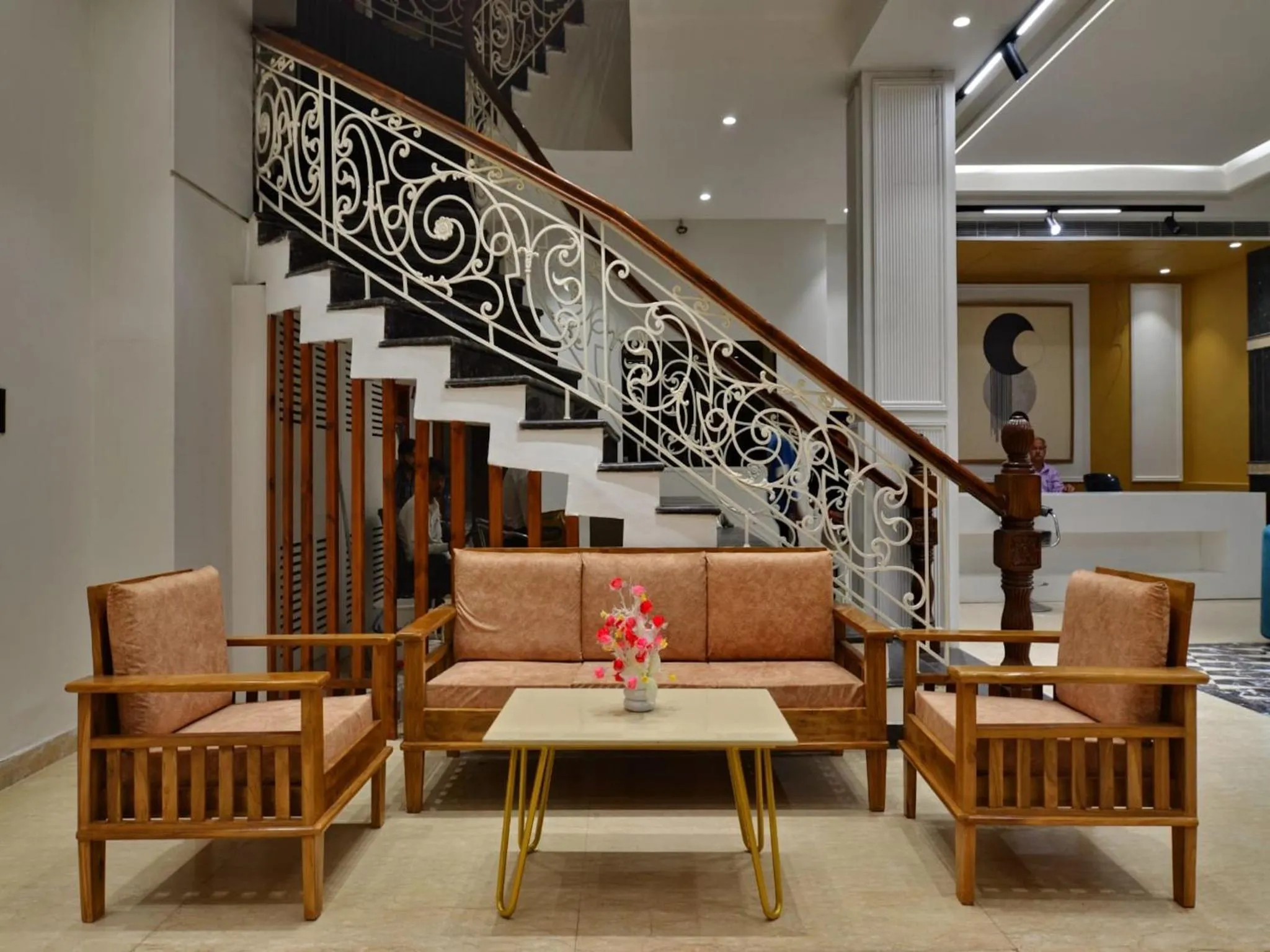 Lobby or reception in Hotel Maya Cottage - 2 min from New Delhi Railway Station