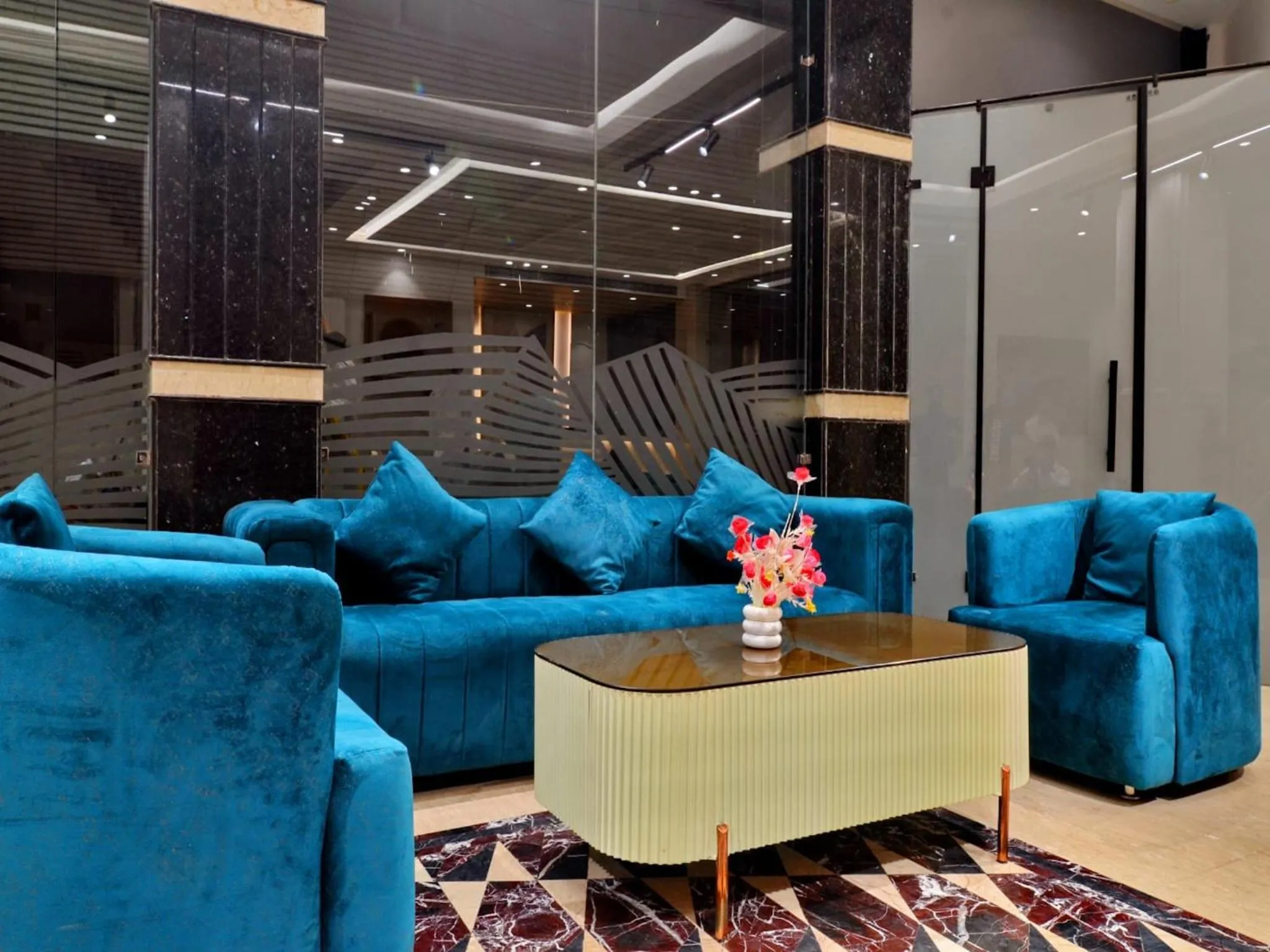 Lobby or reception in Hotel Maya Cottage - 2 min from New Delhi Railway Station