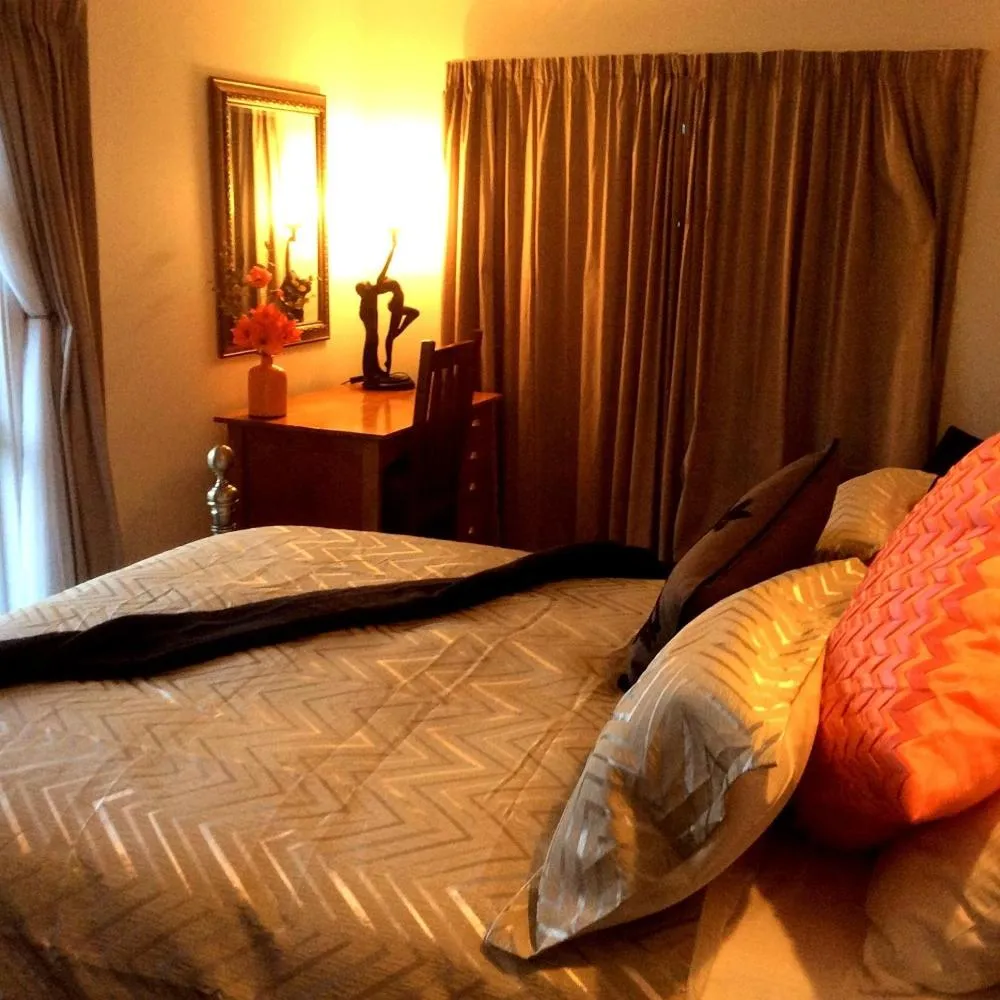 Decorative detail, Bed in Noah's Boutique Accommodation Moeraki