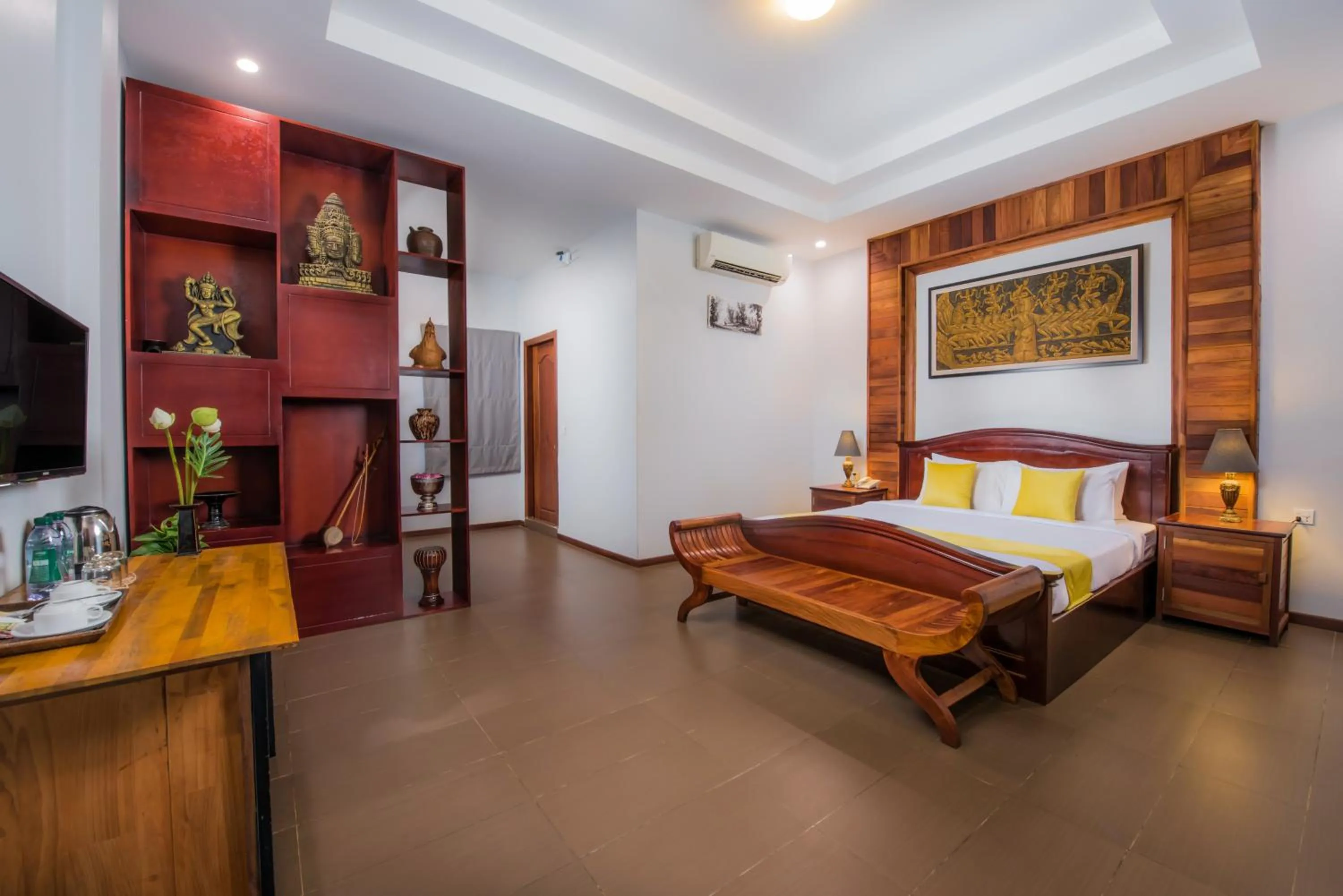 Guests, Bed in Samnak Lounge