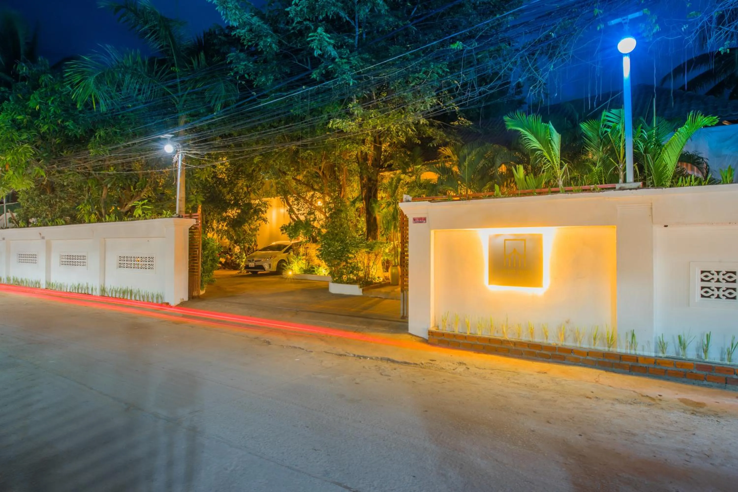 Facade/entrance in Samnak Lounge