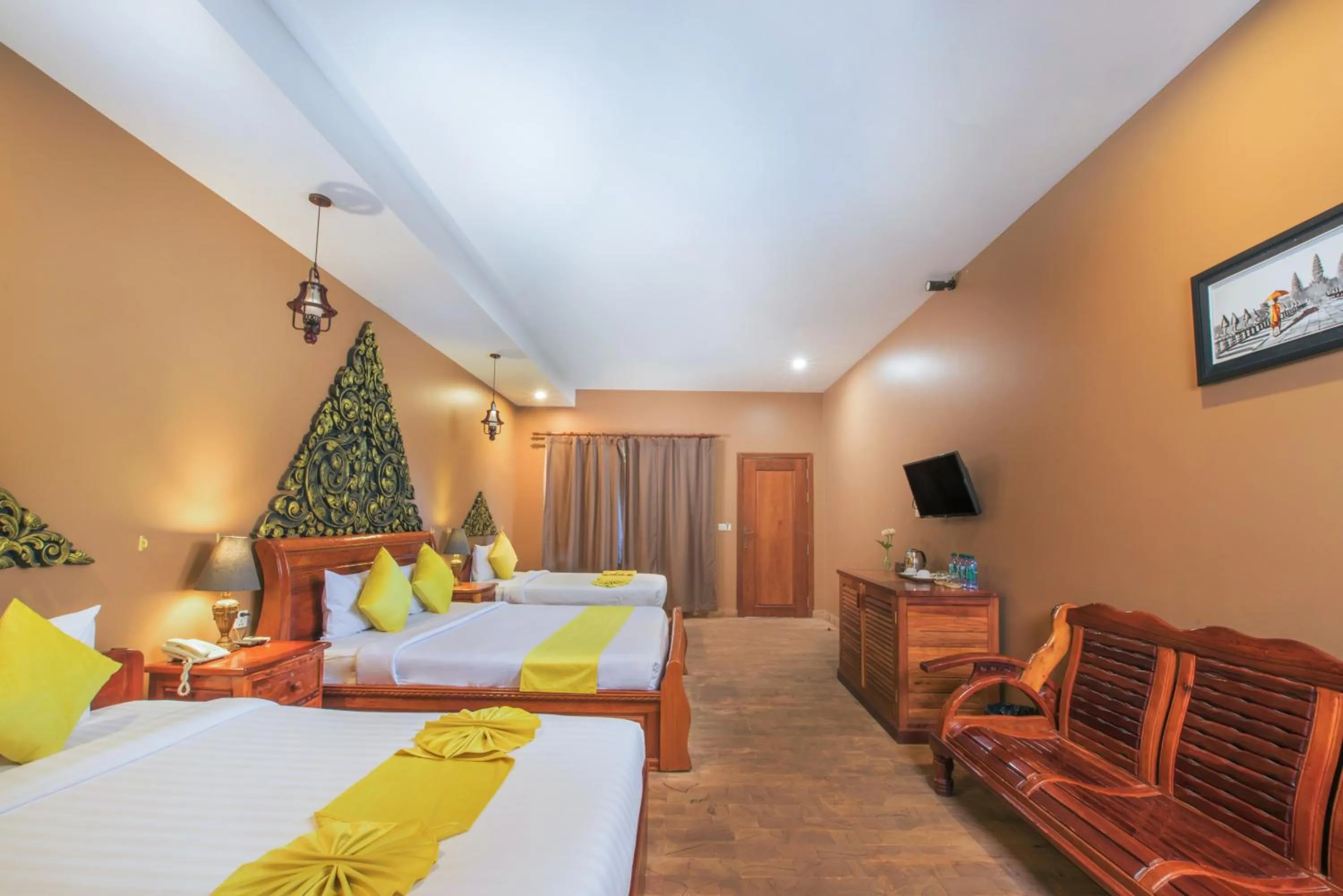 Guests, Bed in Samnak Lounge