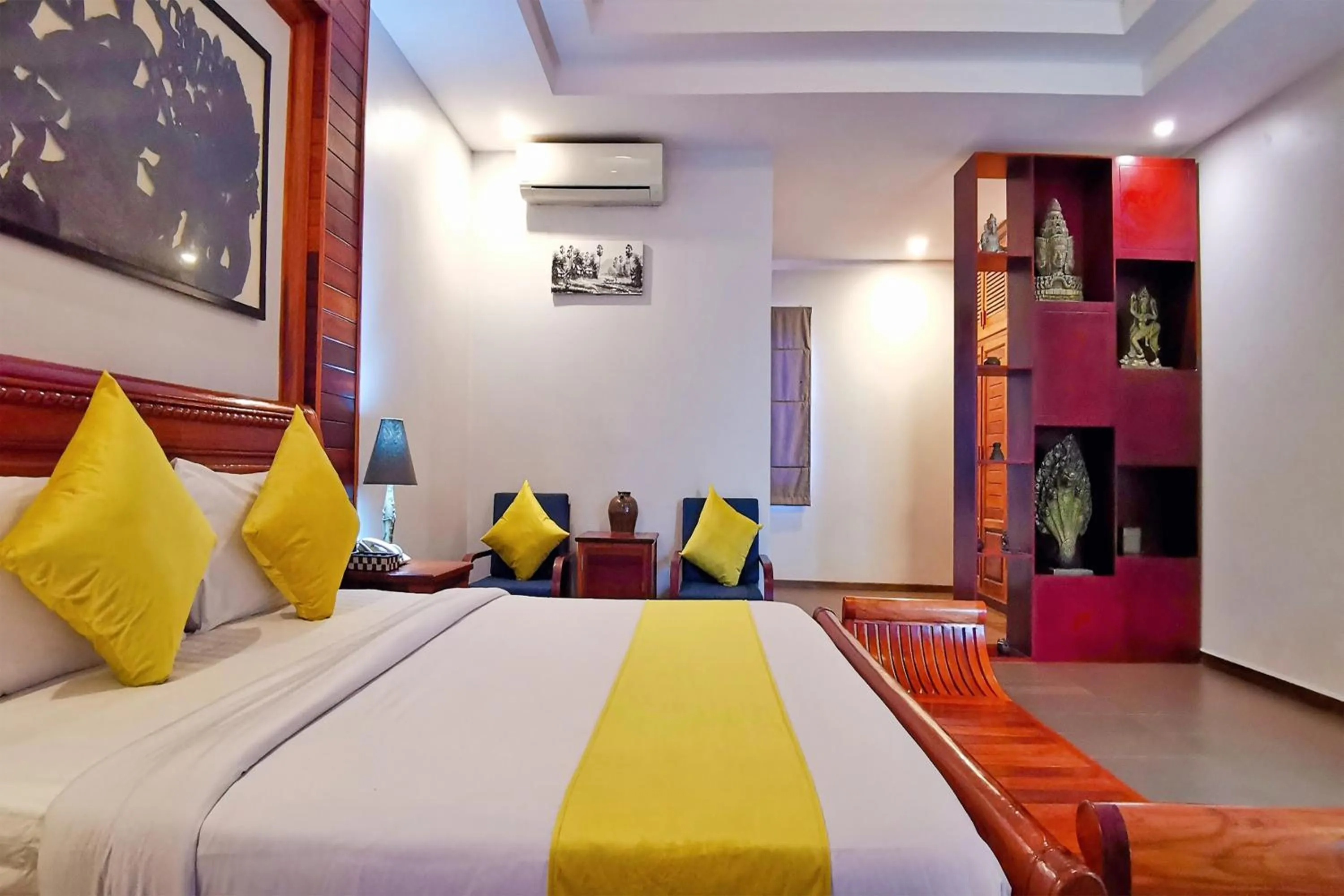 Bed in Samnak Lounge