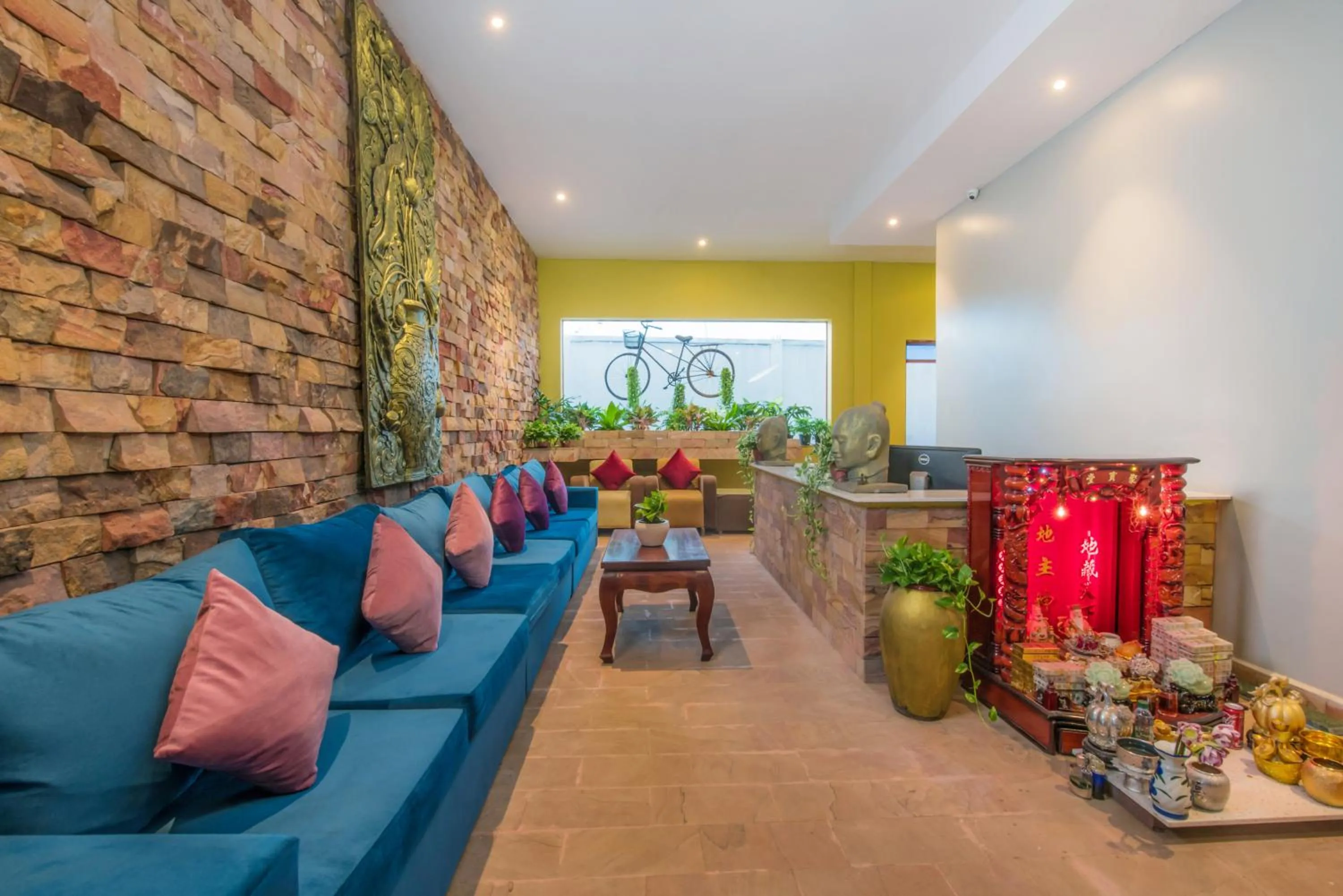 Lobby or reception in Samnak Lounge