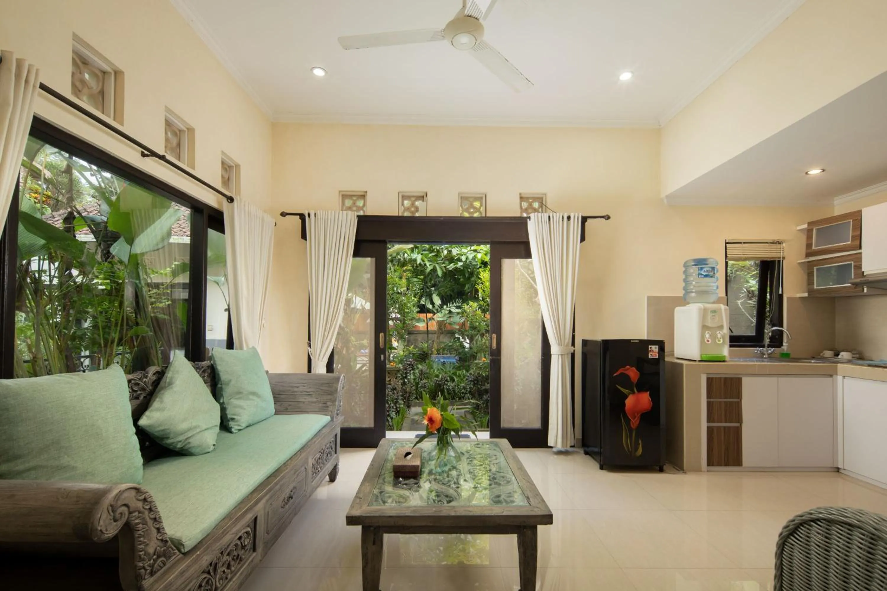 Living room in Villa Bakti Ubud by kamara