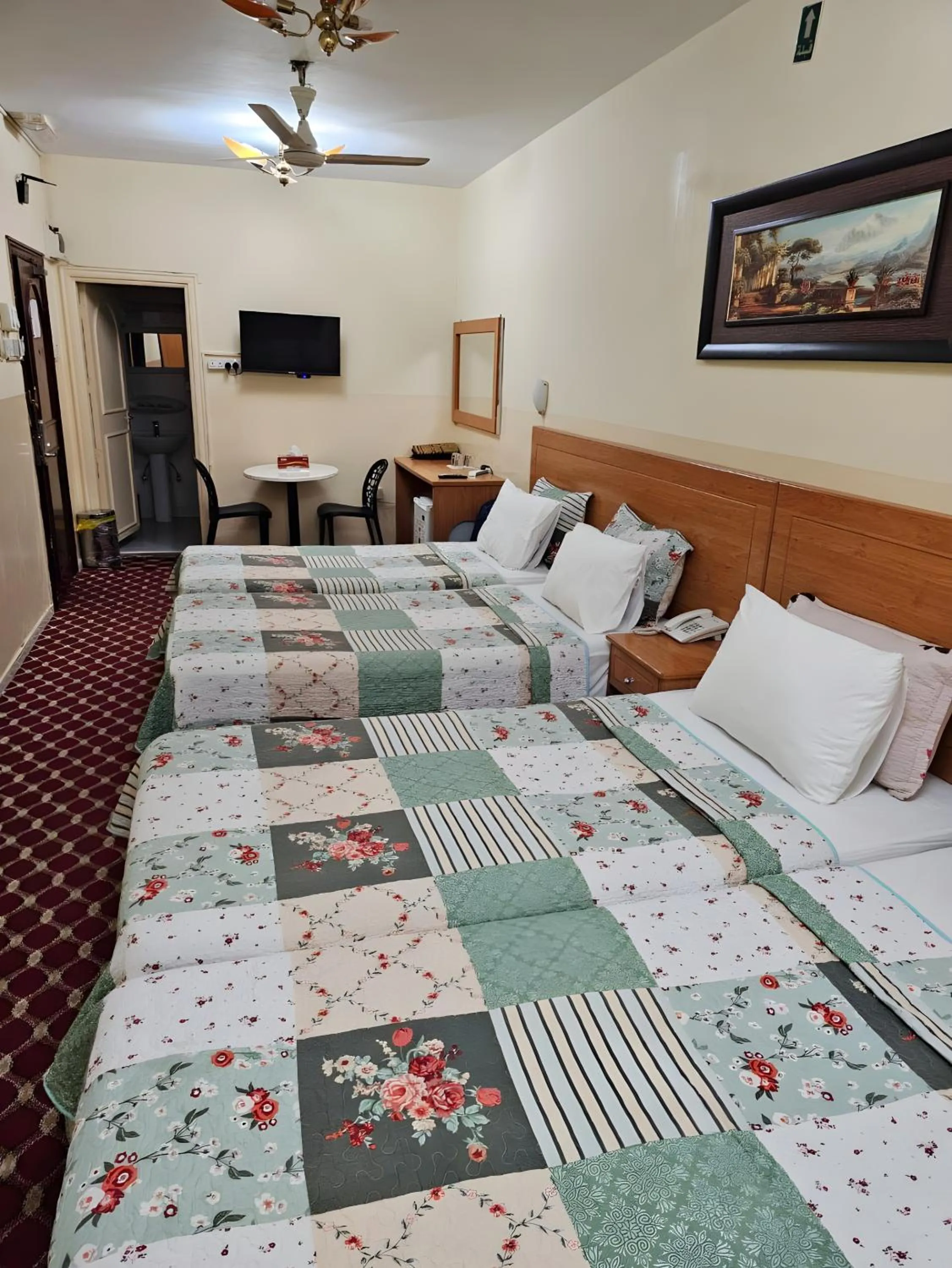 View (from property/room), Bed in Al Ahrar Hotel