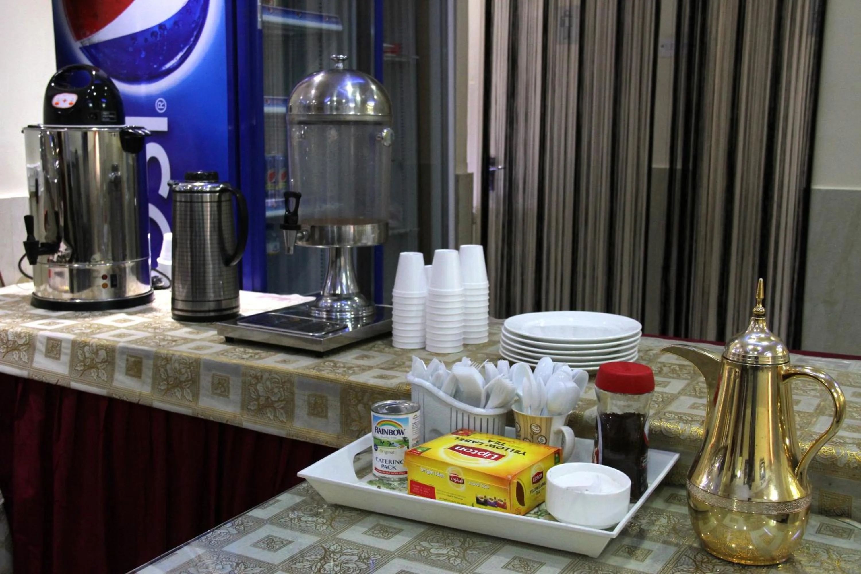 Restaurant/places to eat in Al Ahrar Hotel