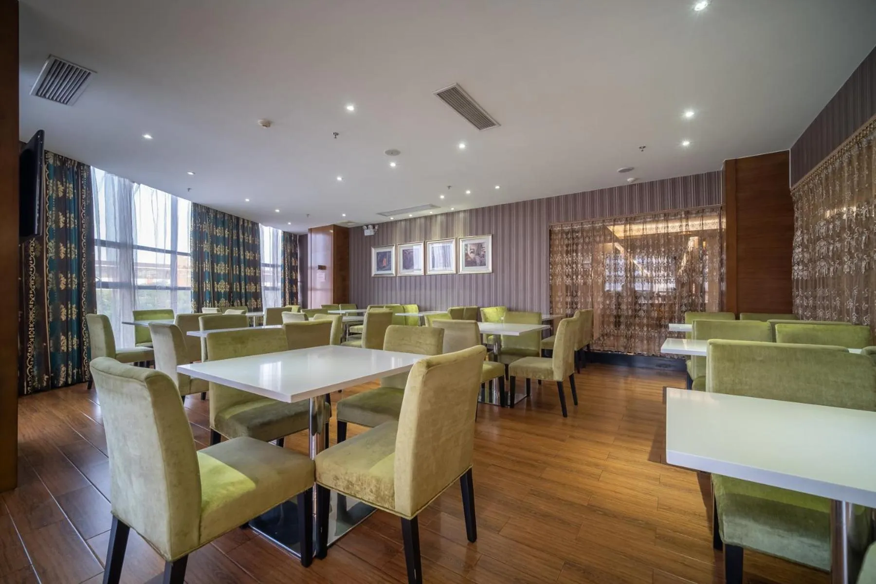 Breakfast in Relteem Hotel