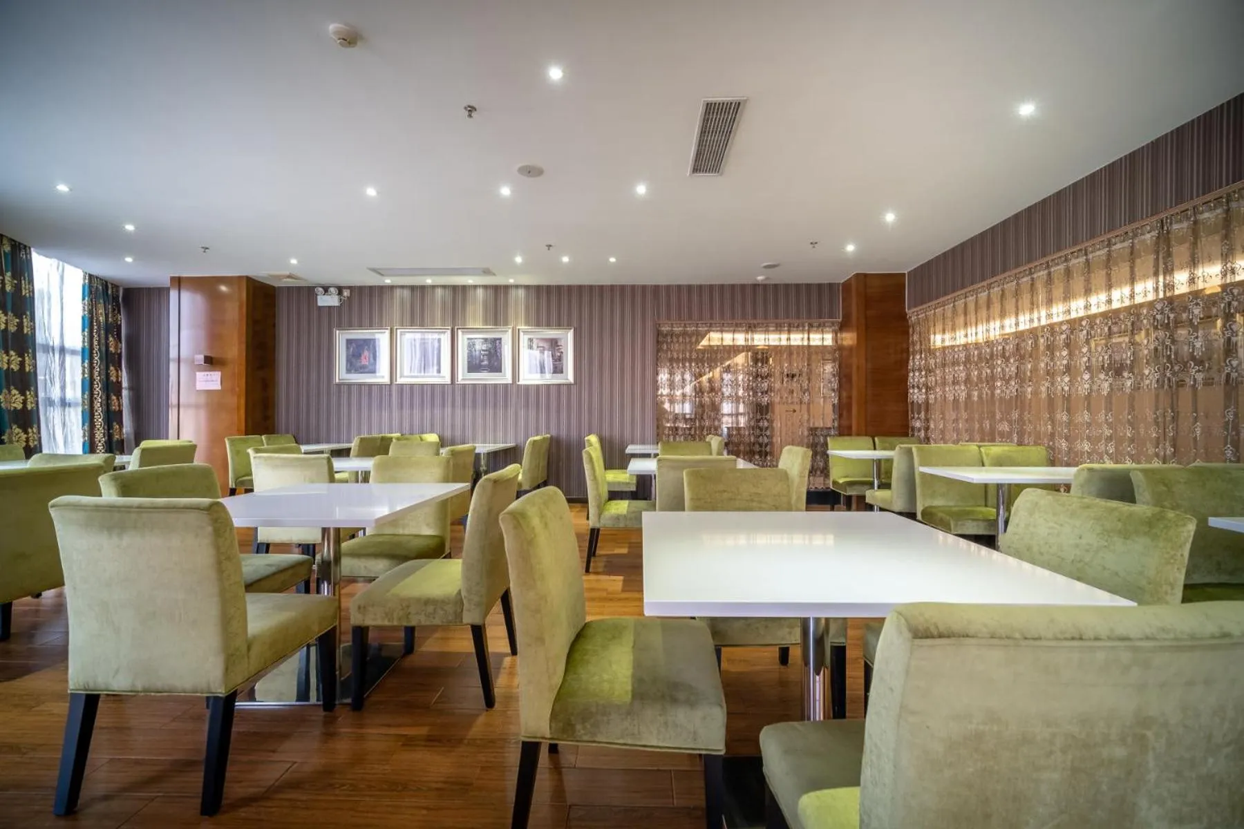 Breakfast in Relteem Hotel