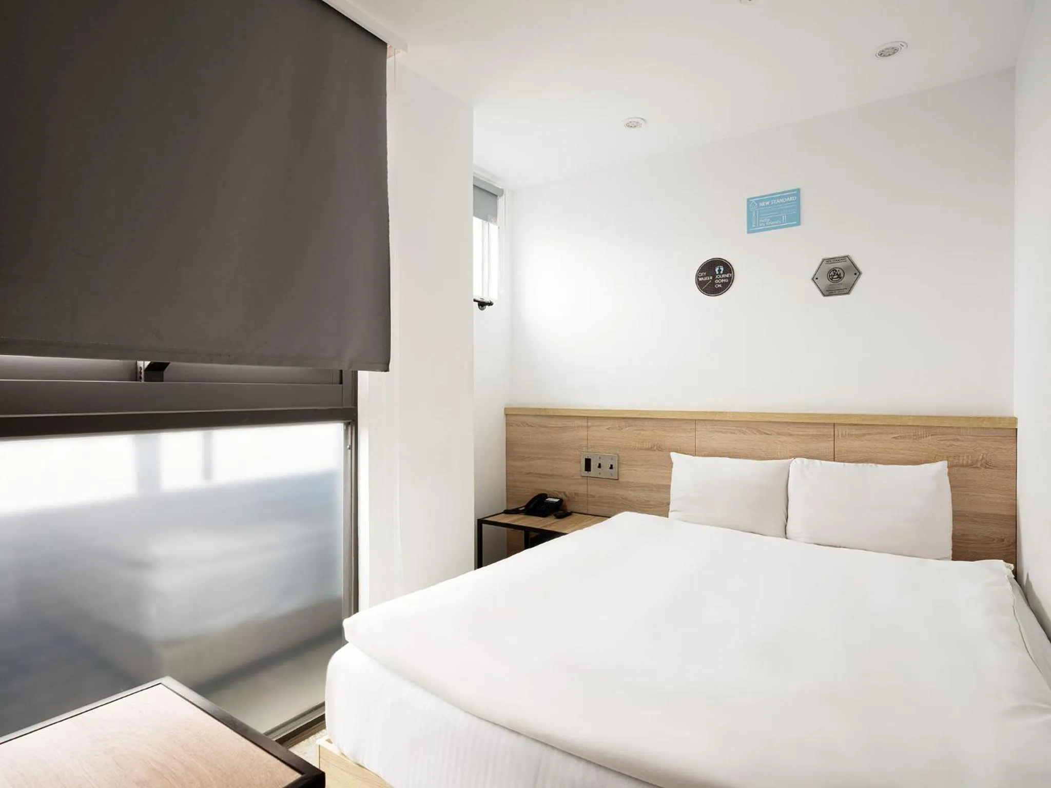 Photo of the whole room, Bed in CHASE Hotel