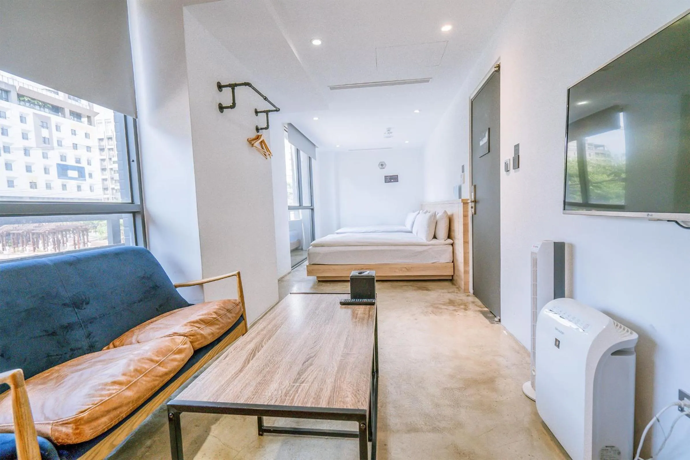 Photo of the whole room, Bed in CHASE Hotel