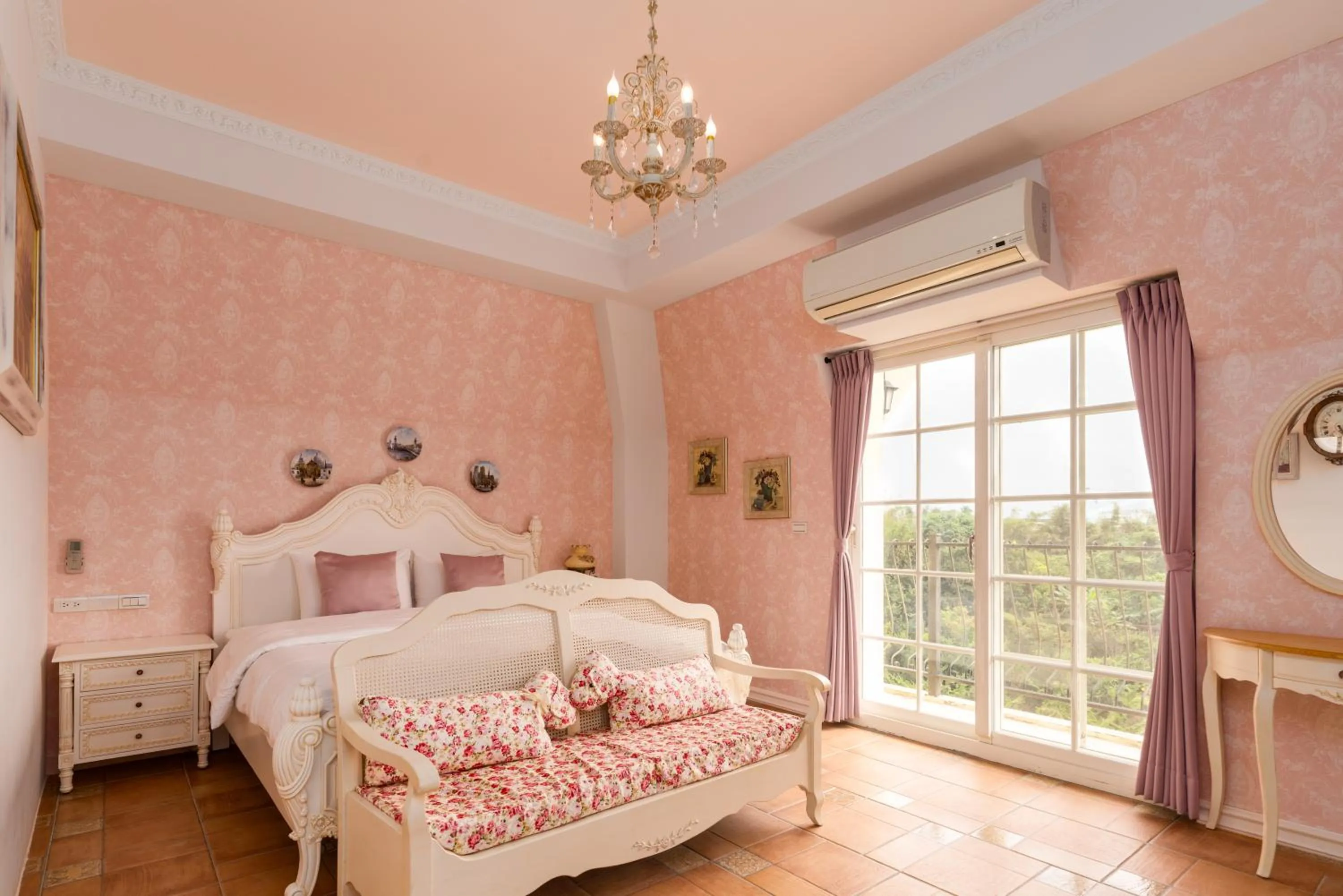 Bed in Brulee's Done