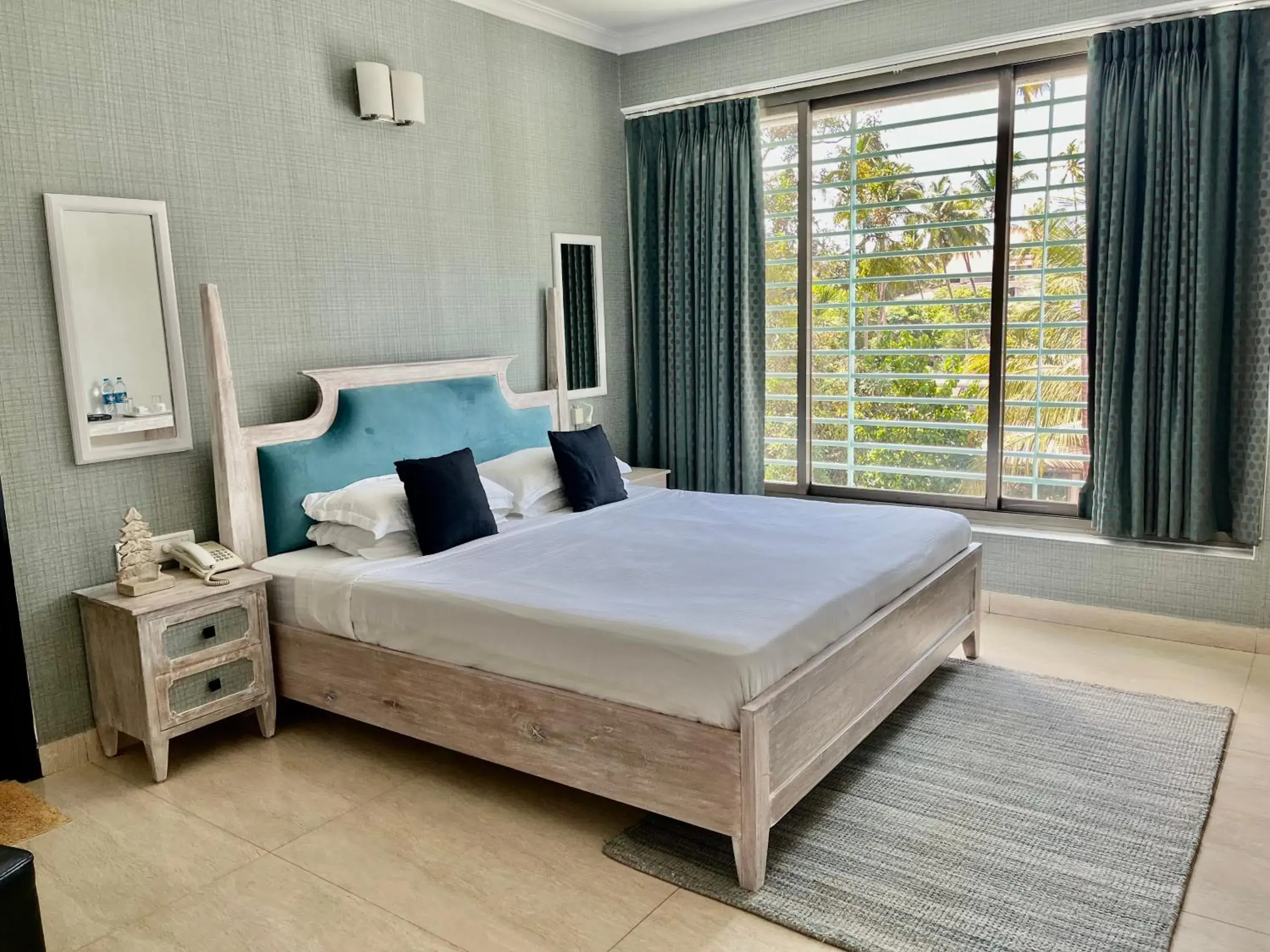 Deluxe Suite in Arotel Rooms & Suites Deluxe Suite in Arotel Rooms & Suites