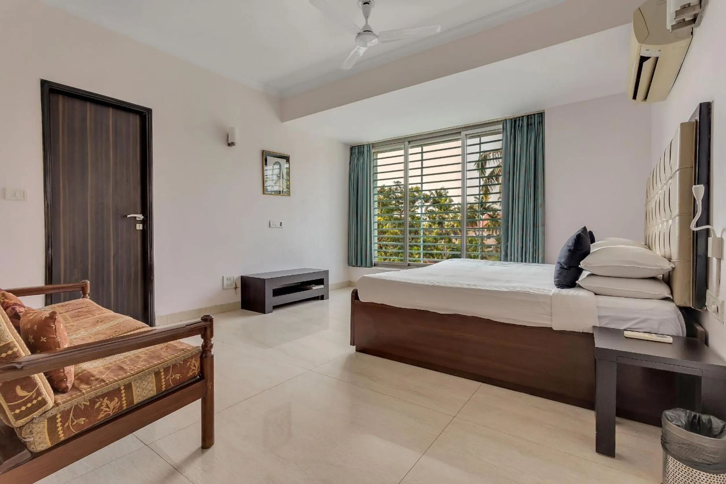 Bedroom, Bed in Arotel Rooms & Suites Calangute