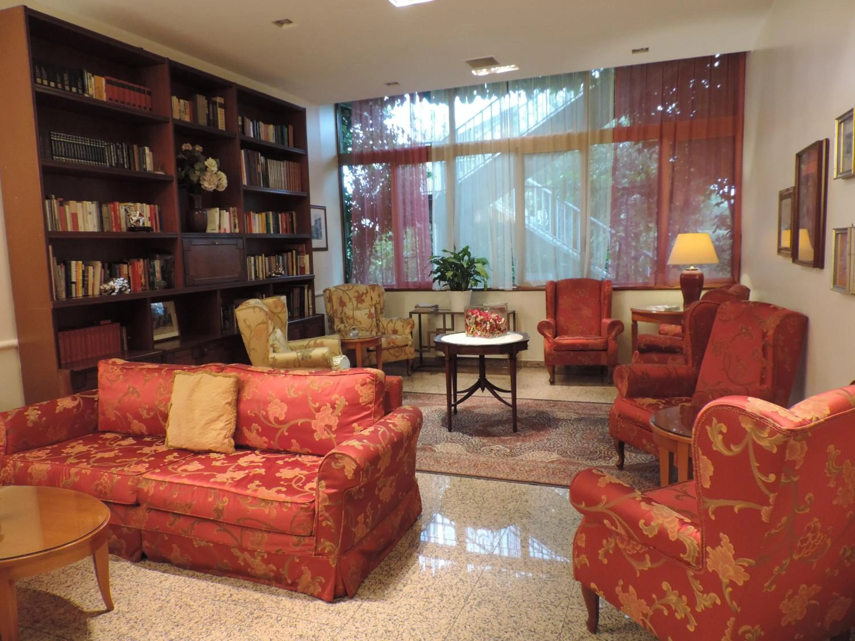 Library in Hotel Gama